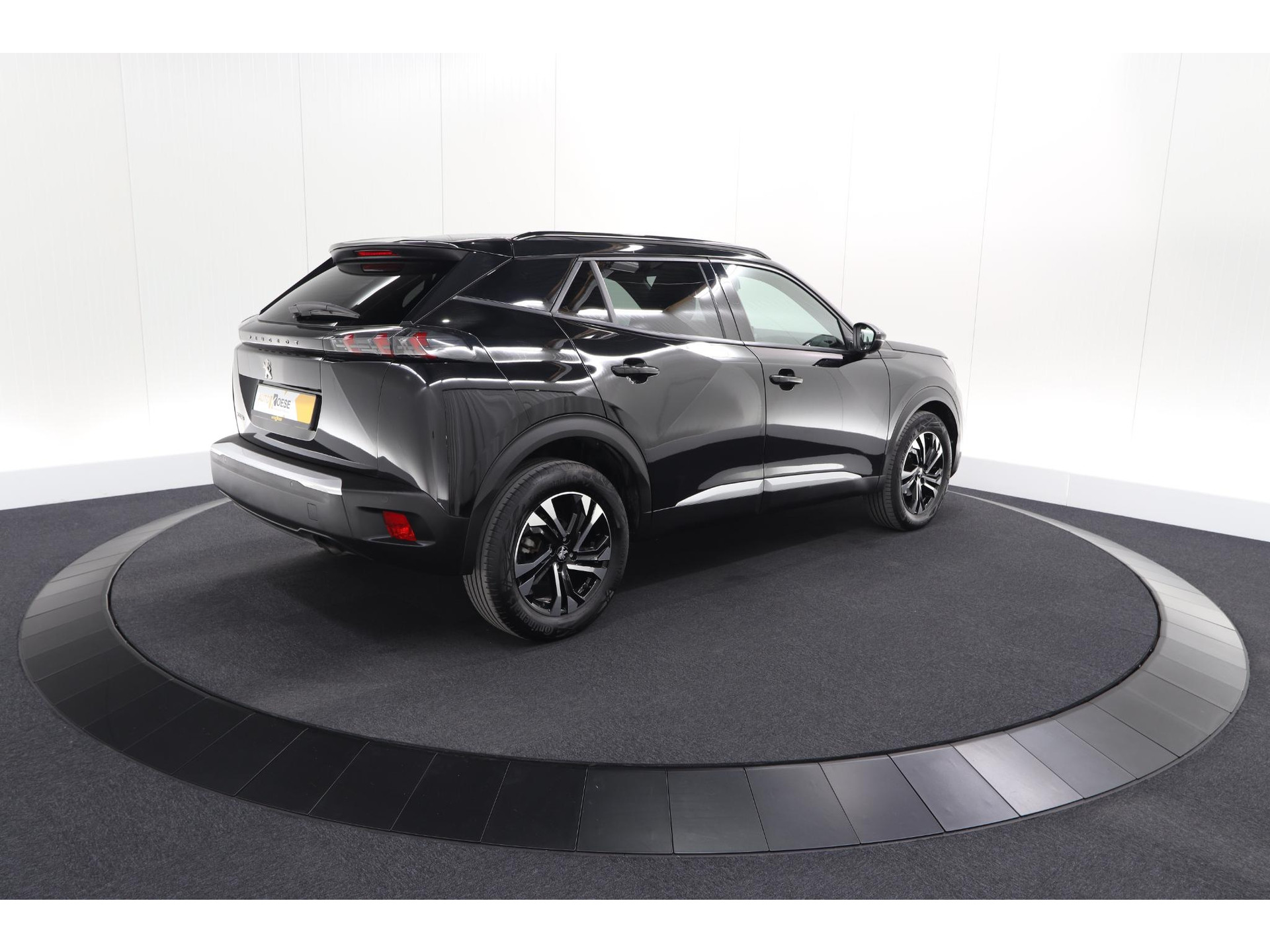 Peugeot 2008 PureTech Allure Pack | Navigatie | Parkeersensoren | Apple Carplay