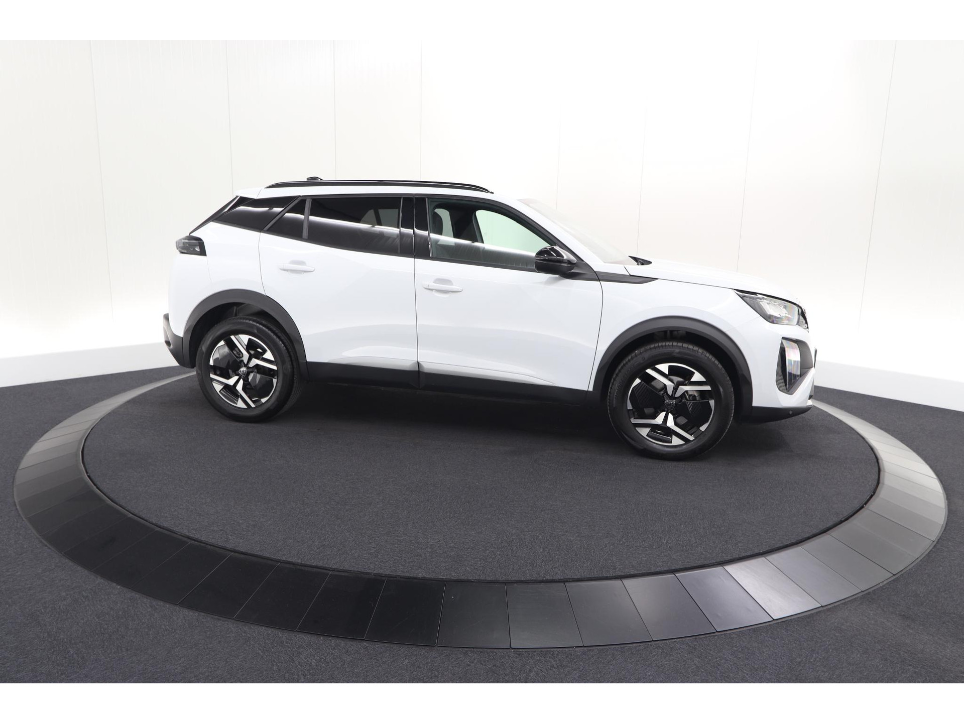 Peugeot 2008 1.2 Hybrid 145 Allure | Apple Carplay | Climate Control | Parkeersensoren Voor + Achter
