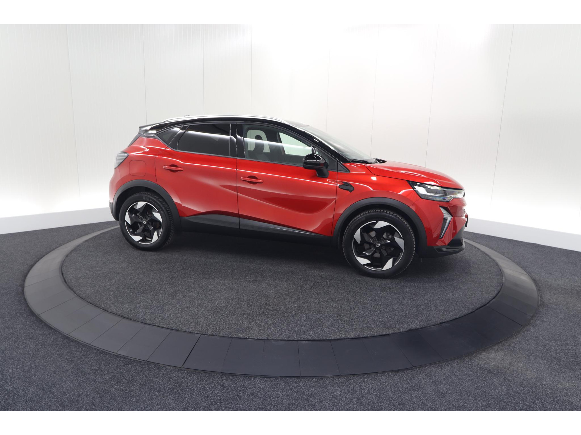 Renault Captur TCe 90 techno | Nieuw Model | Camera | Harman Kardon | Apple Carplay | Parkeersensoren | 18 Inch Lichtmetalen Velgen