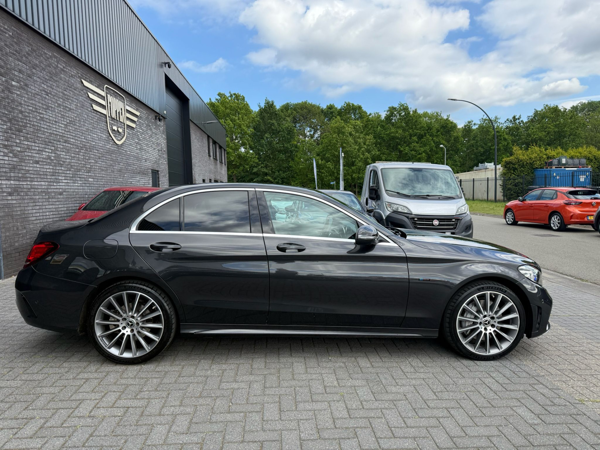 Mercedes-Benz C-klasse 300 e Advantage Pack | 3/6/12MND GARANTIE | AUTOMAAT | CRUISE | LED | LEDER | 360 CAMERA | SFEER | CARPLAY | NAVI |
