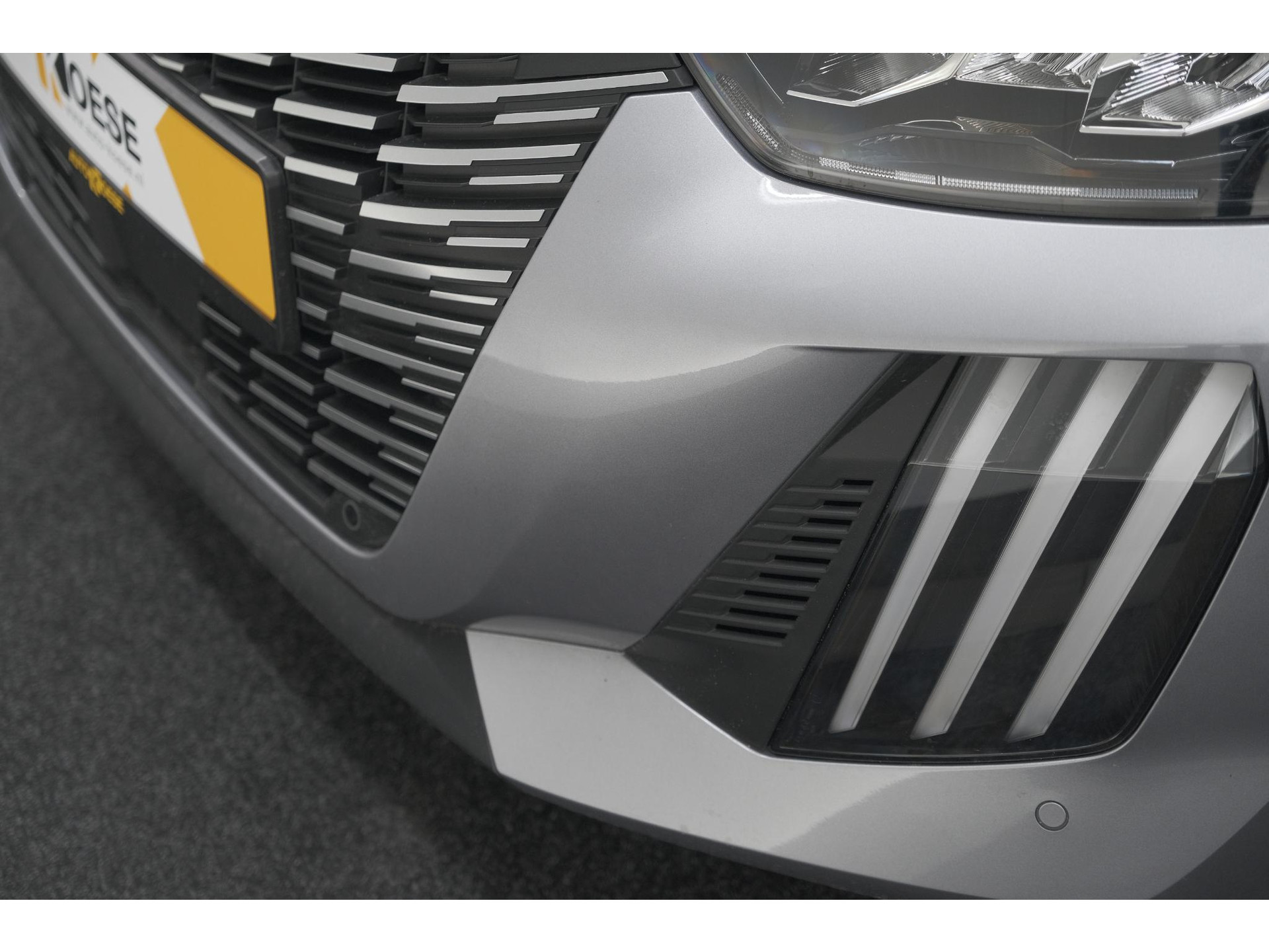 Peugeot 208 PureTech 100 Allure Pack | NIEUW MODEL | Apple CarPlay | Parkeersensoren | Climate Control