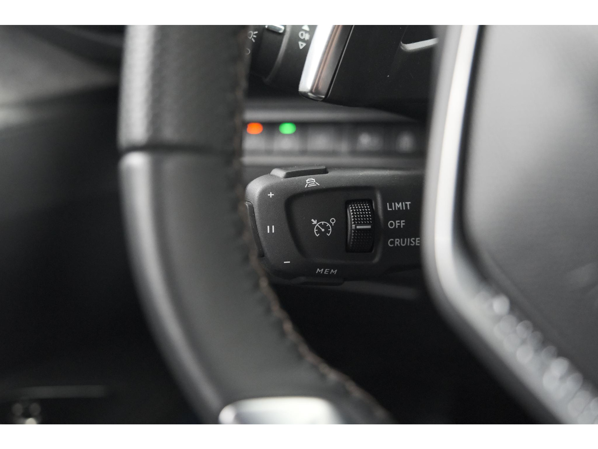 Peugeot 3008 HYbrid4 300 GT | Elektrisch Panoramadak | Dodehoekdetectie | Camera | Navigatie