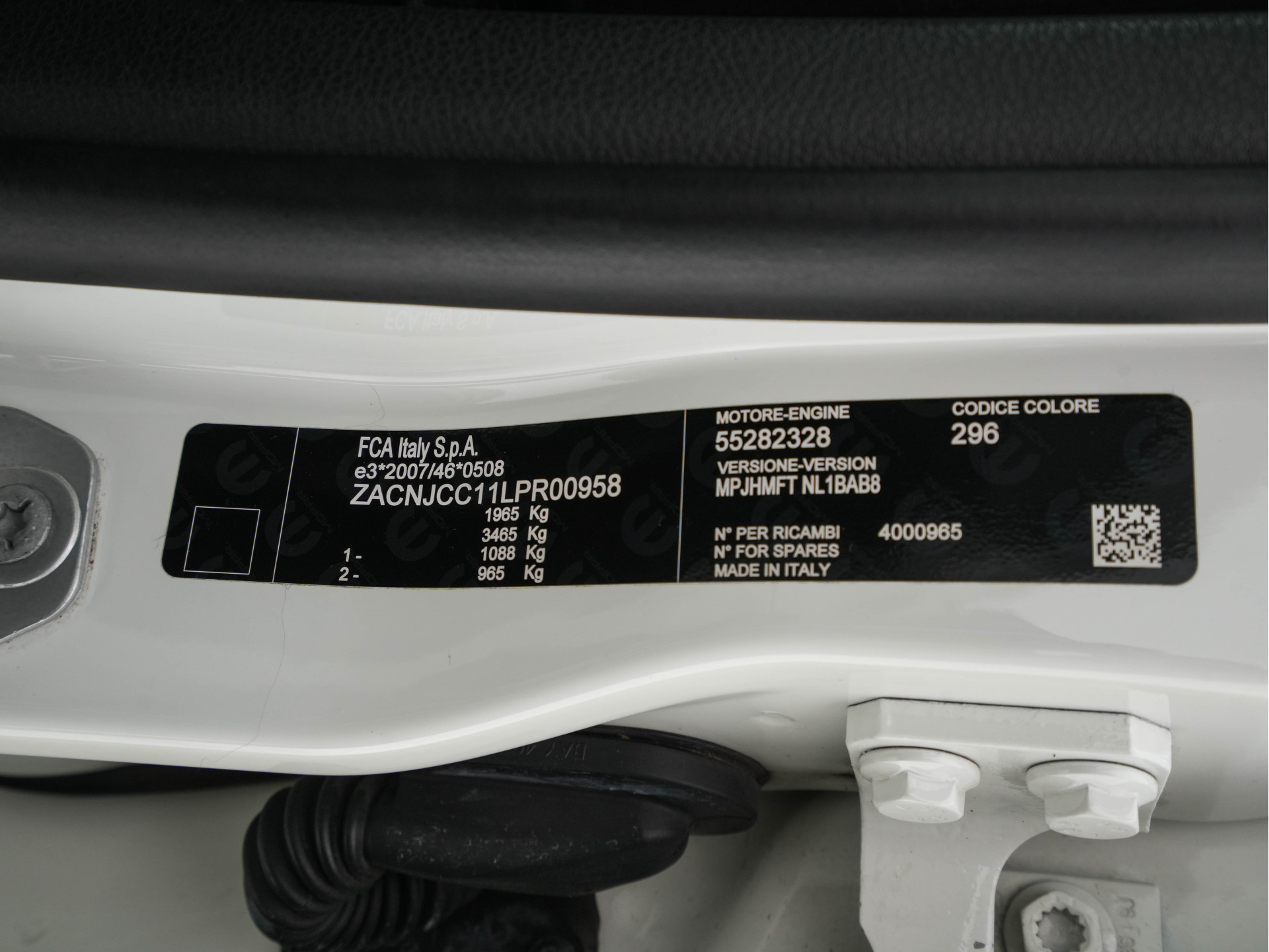 Jeep Compass 1.3T Limited (INCL-BTW) *LEATHER-MICROFIBRE | FULL-LED | NAVI-FULLMAP | KEYLESS | COMFORTSEATS | CAMERA | PRIVACYGLASS | DAB | ECC | PDC | CRUISE | TOWBAR | LANE-ASSIST | CAPRLAY | 18''ALU*