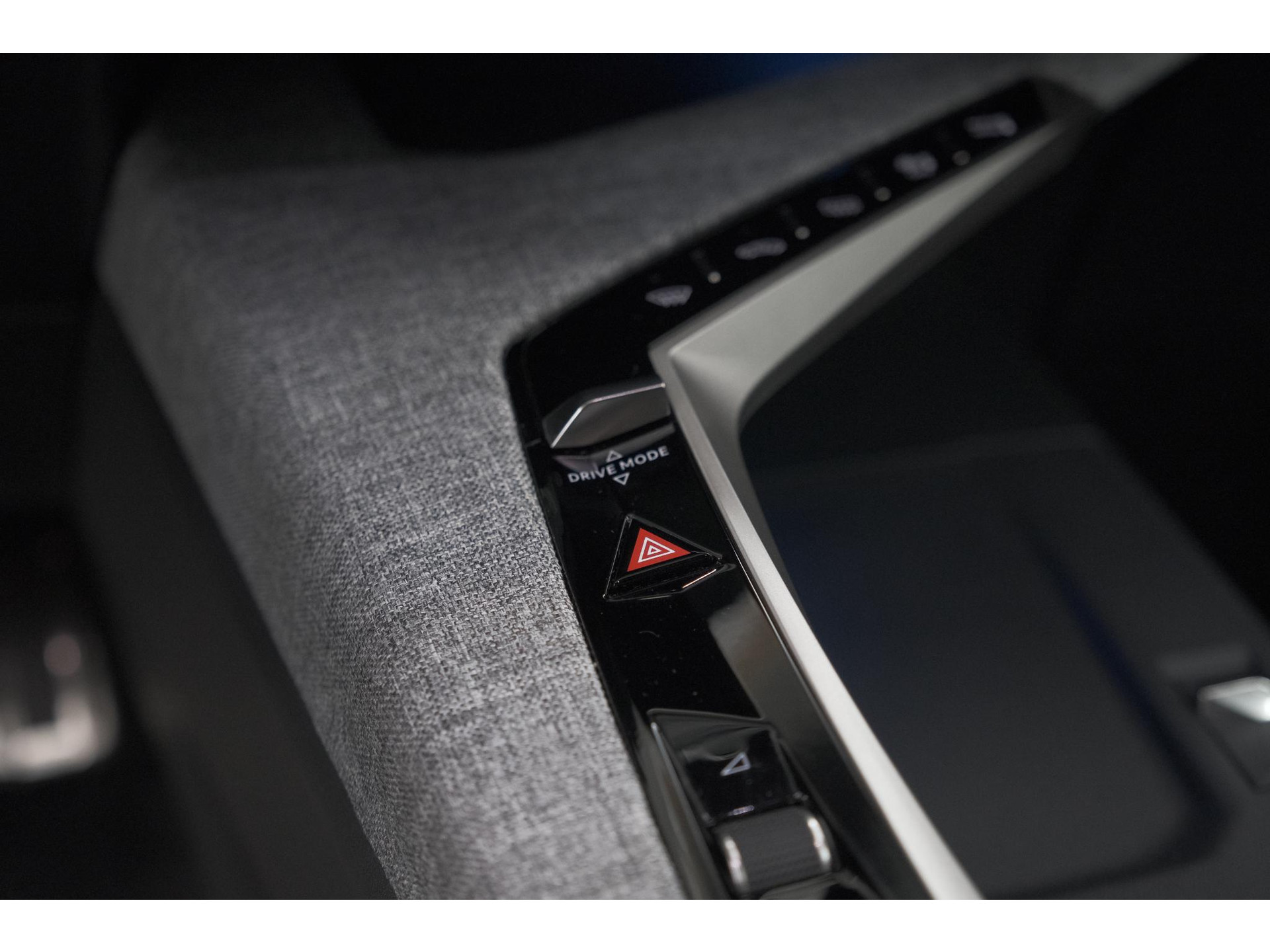 Peugeot 3008 1.2 Hybrid 136 GT | Elektrische Kofferklep | Camera | Adaptieve Cruise Control | Apple CarPlay