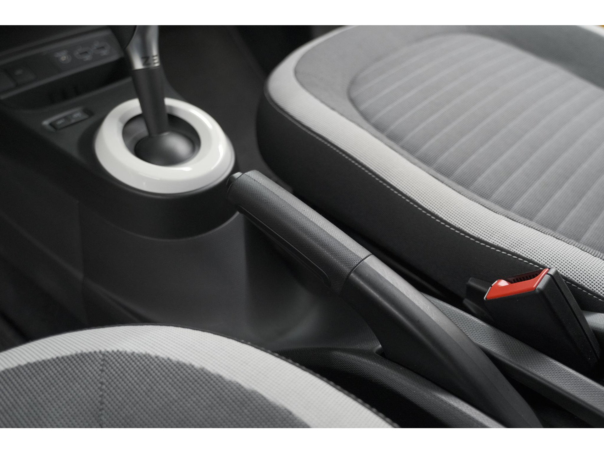 Renault Twingo Z.E. R80 Collection | Lage Kilometerstand | Apple Carplay | Climate Control