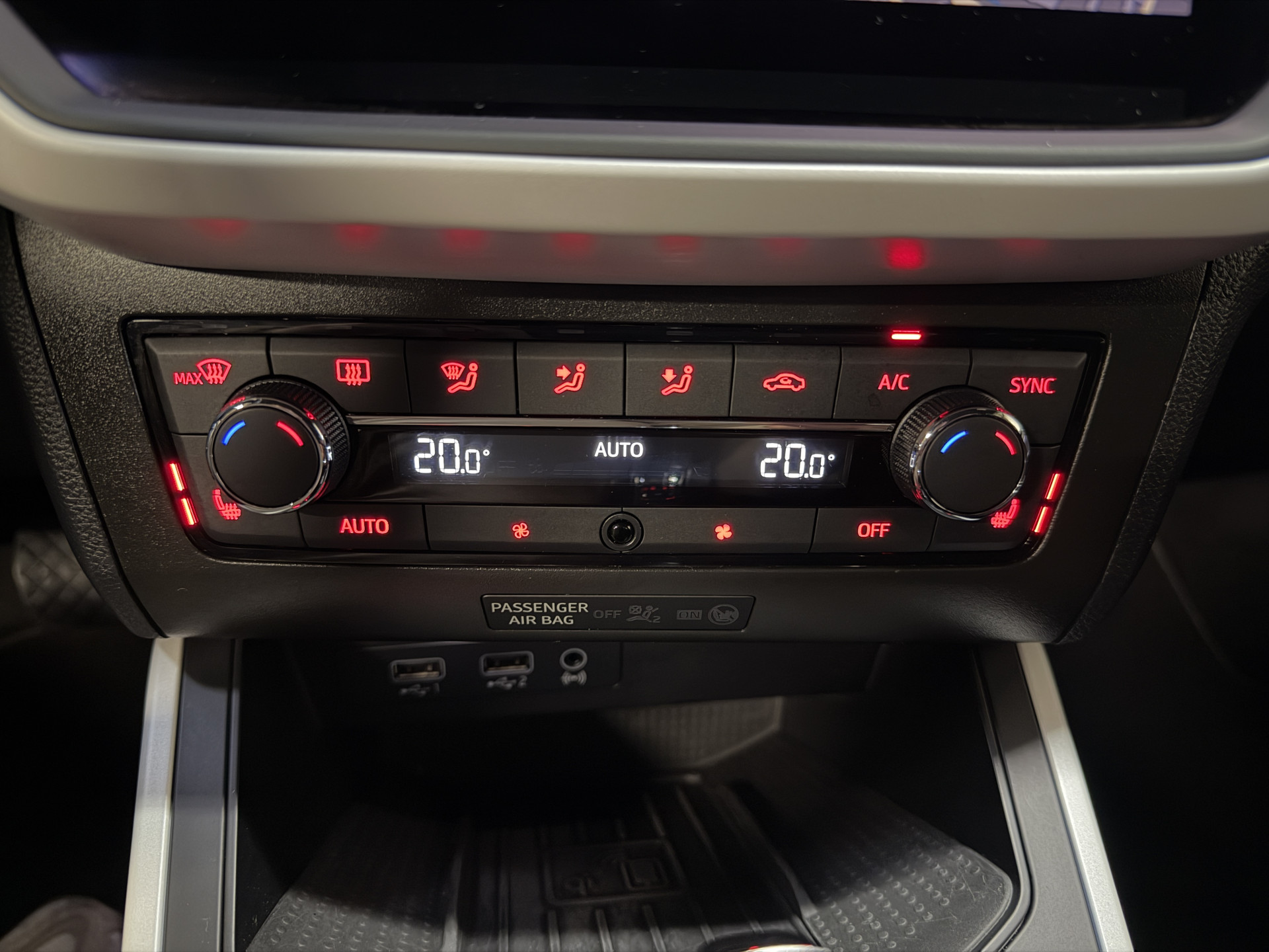 SEAT Arona 1.0 TSI Xcellence Business Intense | Camera | Sfeerverlichting | Stoelverwarming | Adaptive cruise | Carplay