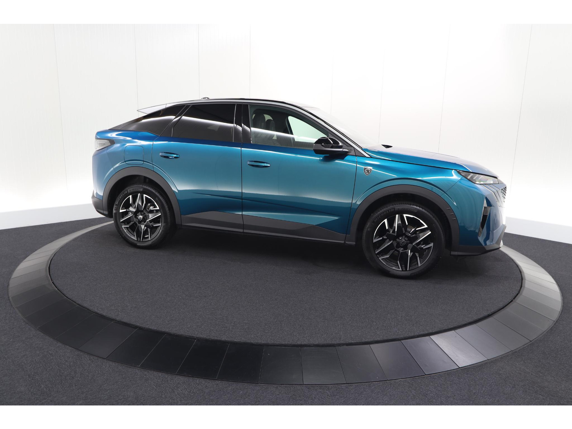 Peugeot 3008 1.2 Hybrid 136 GT | Elektrische Kofferklep | Camera | Adaptieve Cruise Control | Apple CarPlay