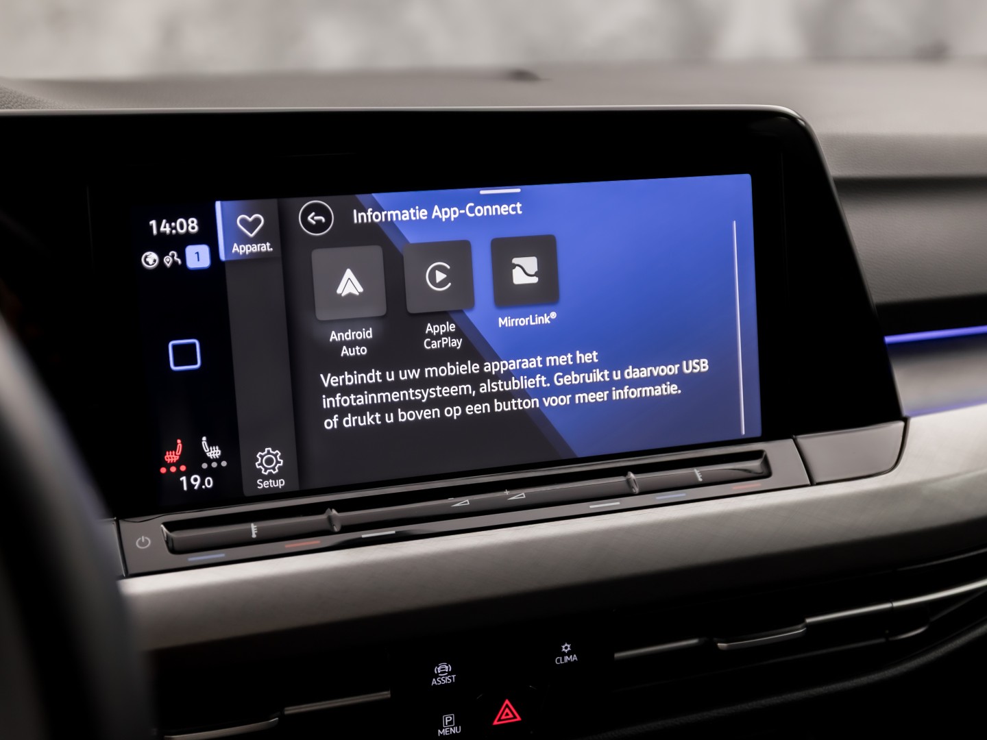 Volkswagen Golf 1.5 TSI Sport 150Pk Automaat (APPLE CARPLAY, GROOT NAVI, STUUR/STOELVERWARMING, SPORTSTOELEN, GETINT GLAS, SFEERVERLICHTING, KEYLESS, NIEUWSTAAT)