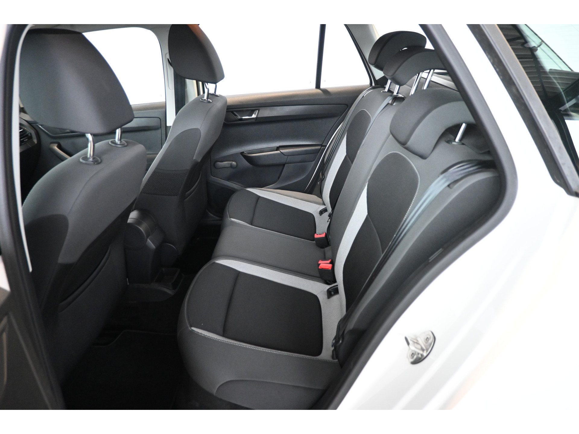 ŠKODA Fabia Combi 1.0 TSI Ambition Business Airco Navigatie Cruise Control Rijklaarprijs Inruil Mogelijk!