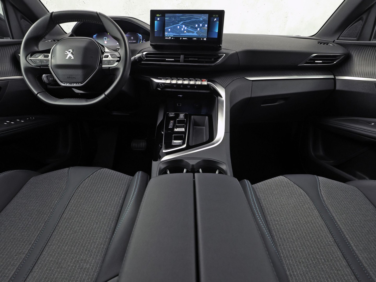 Peugeot 3008 1.6 HYbrid 225 Allure Sport 225Pk Automaat (APPLE CARPLAY, GROOT NAVI, KEYLESS, LEDER, 360 CAMERA, SPORTSTOELEN, ZWART HEMEL, GETINT GLAS, NIEUWSTAAT)