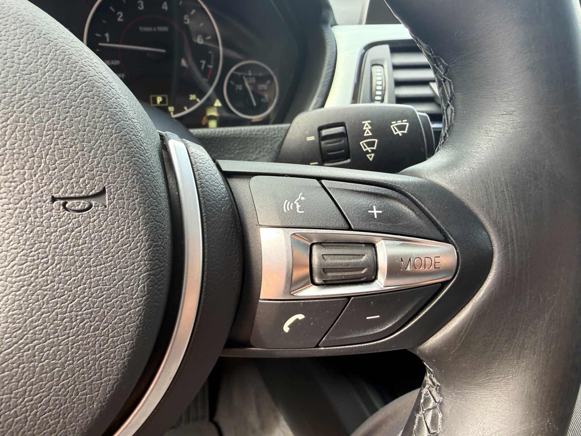 BMW 3-serie 316i M Sport Edition | NIEUWE APK | 3/6 of 12 MND GARANTIE | SCHUIF DAK | NAVI |