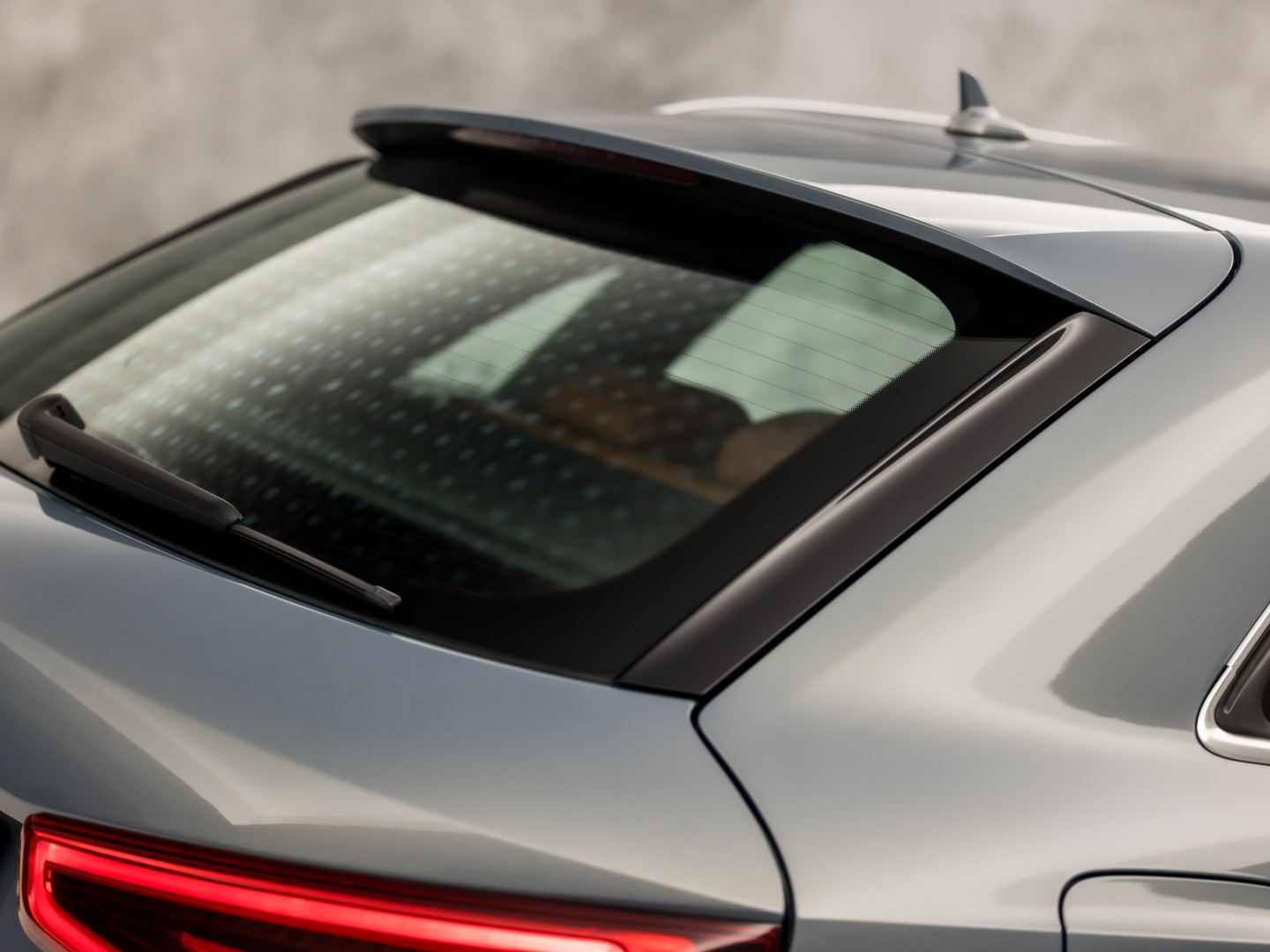 Audi Q3 2.0 TFSI Quattro Sport 211Pk Automaat (NAVIGATIE, CLIMATE, ZWART HEMEL, BRUIN LEDER, SPORTSTOELEN, CRUISE, PARKEERSENSOREN, XENON, NIEUWSTAAT)