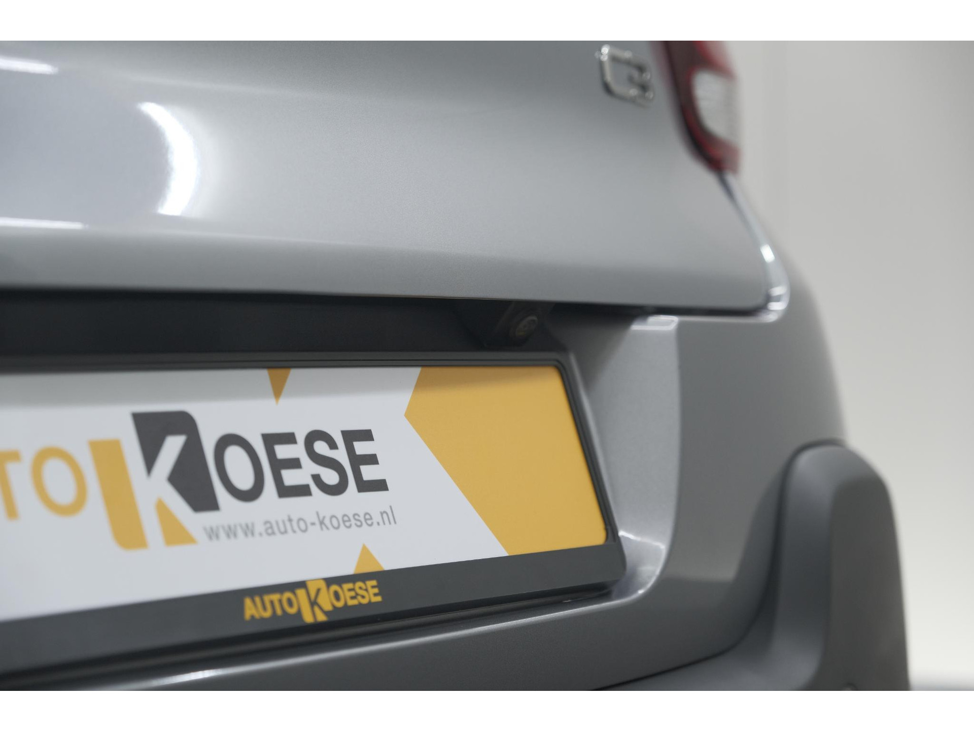 Citroen C3 PureTech 110 EAT6 Shine | Camera | Navigatie | Parkeersensoren | Apple Carplay | 17 Inch Lichtmetalen Velgen