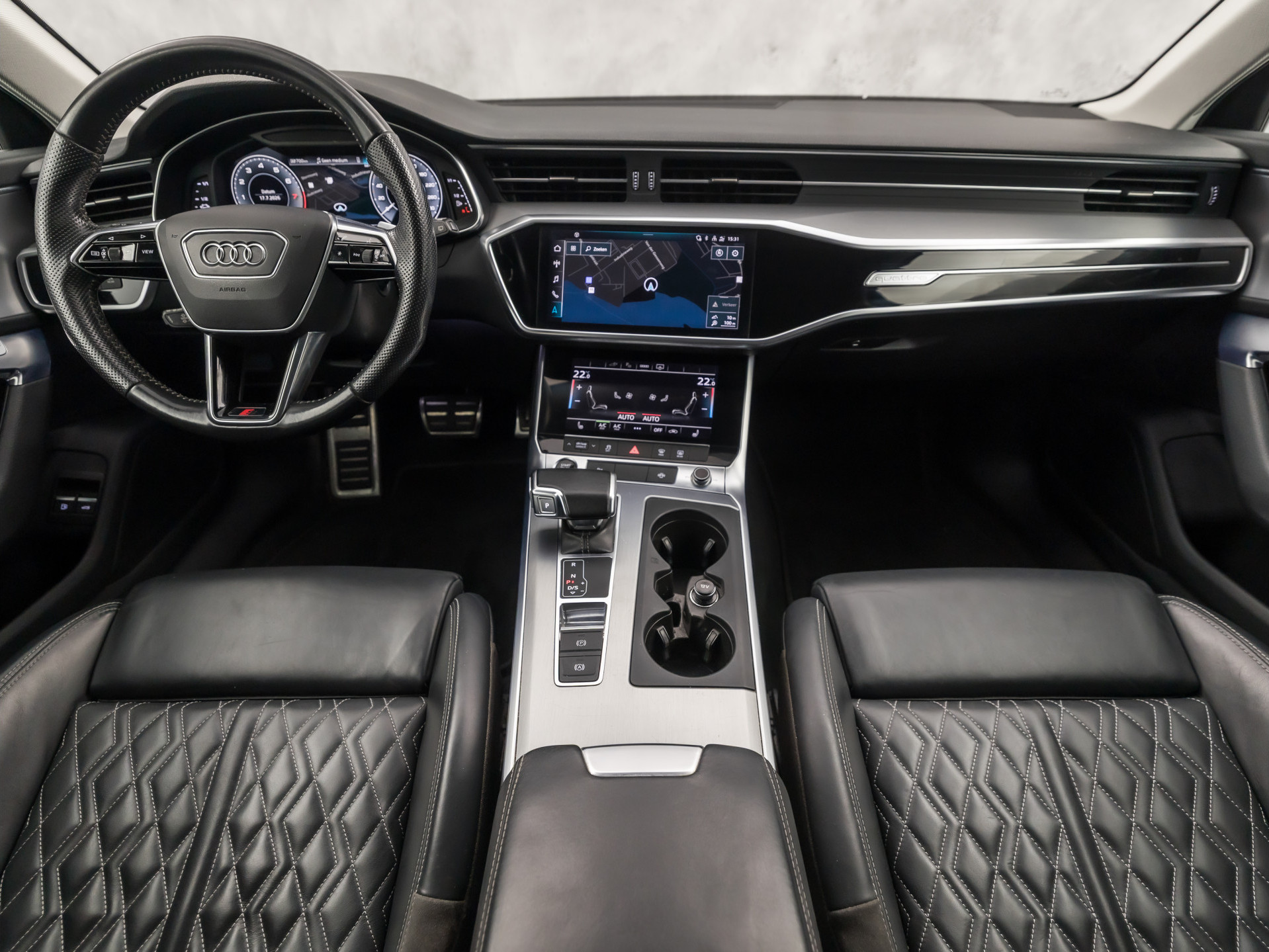 Audi A6 Avant 55 TFSI e quattro S-Line Competition 368Pk Automaat (2X S-LINE, APPLE CARPLAY, SPORTZETELS, NAPPA LEDER, MEMORY SEATS, CAMERA, ADAPTIVE CRUISE, ELEK ACHTERKLEP, STOELVERWARMING ACHTER, NIEUWSTAAT)