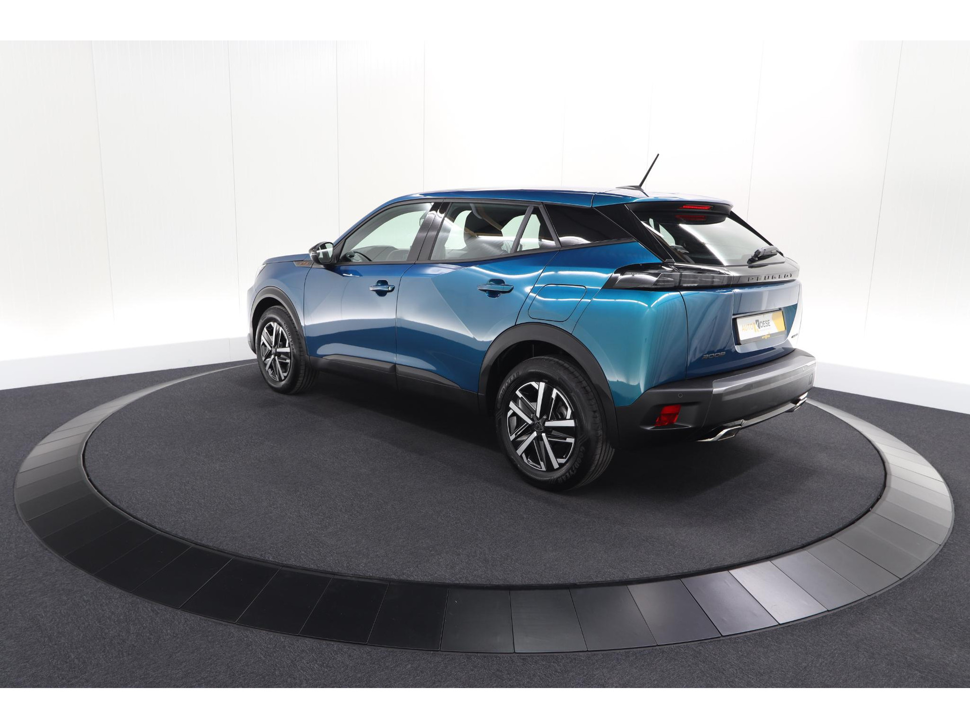 Peugeot 2008 Hybrid 136 e-DCS6 Style | Apple Carplay | Parkeersensoren | Climate control