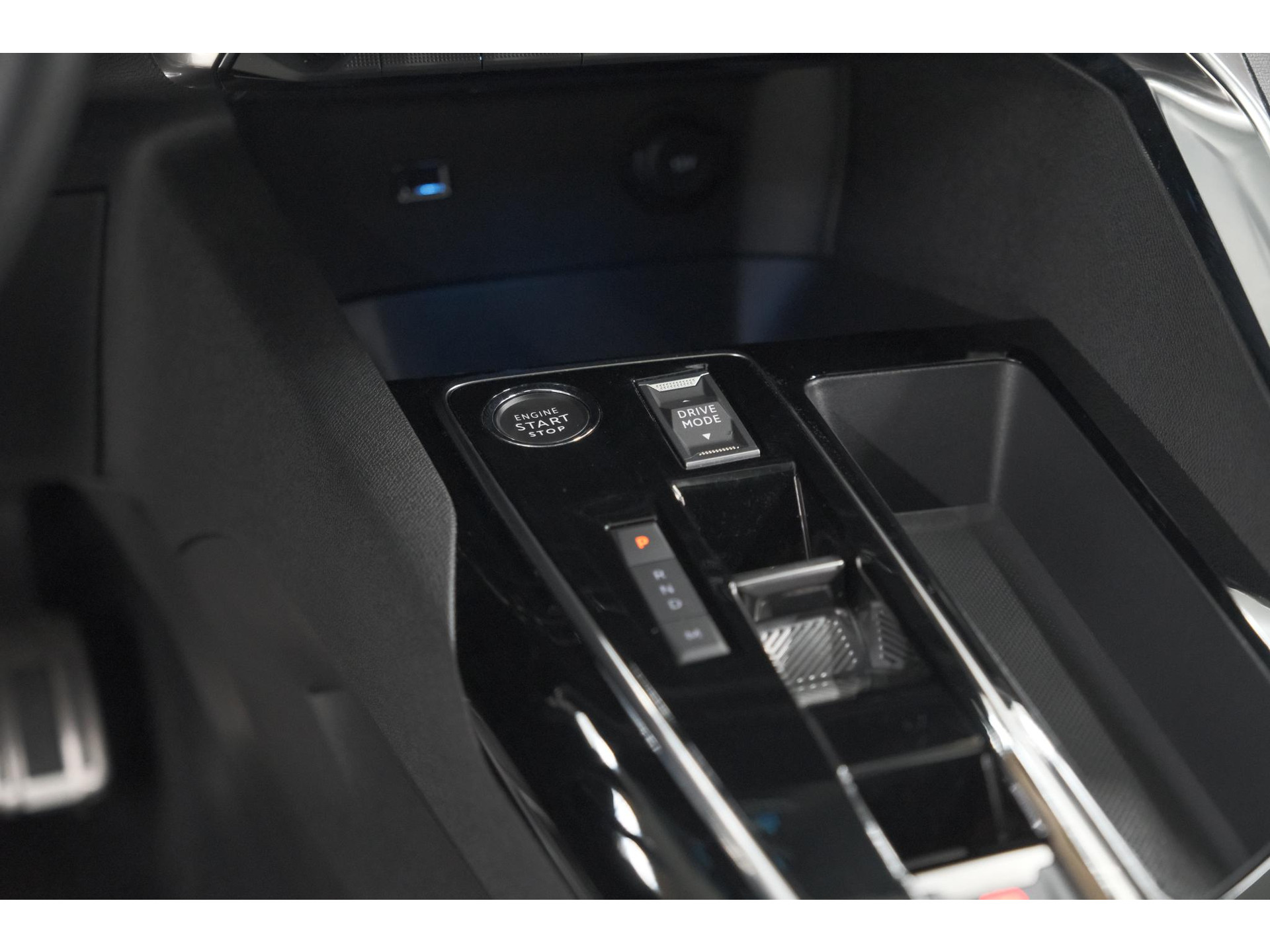 Peugeot 3008 136 Hybrid e-DCS6 GT | 360 Camera | Adaptieve Cruise Control | Elektrische Kofferklep | Stoelverwarming