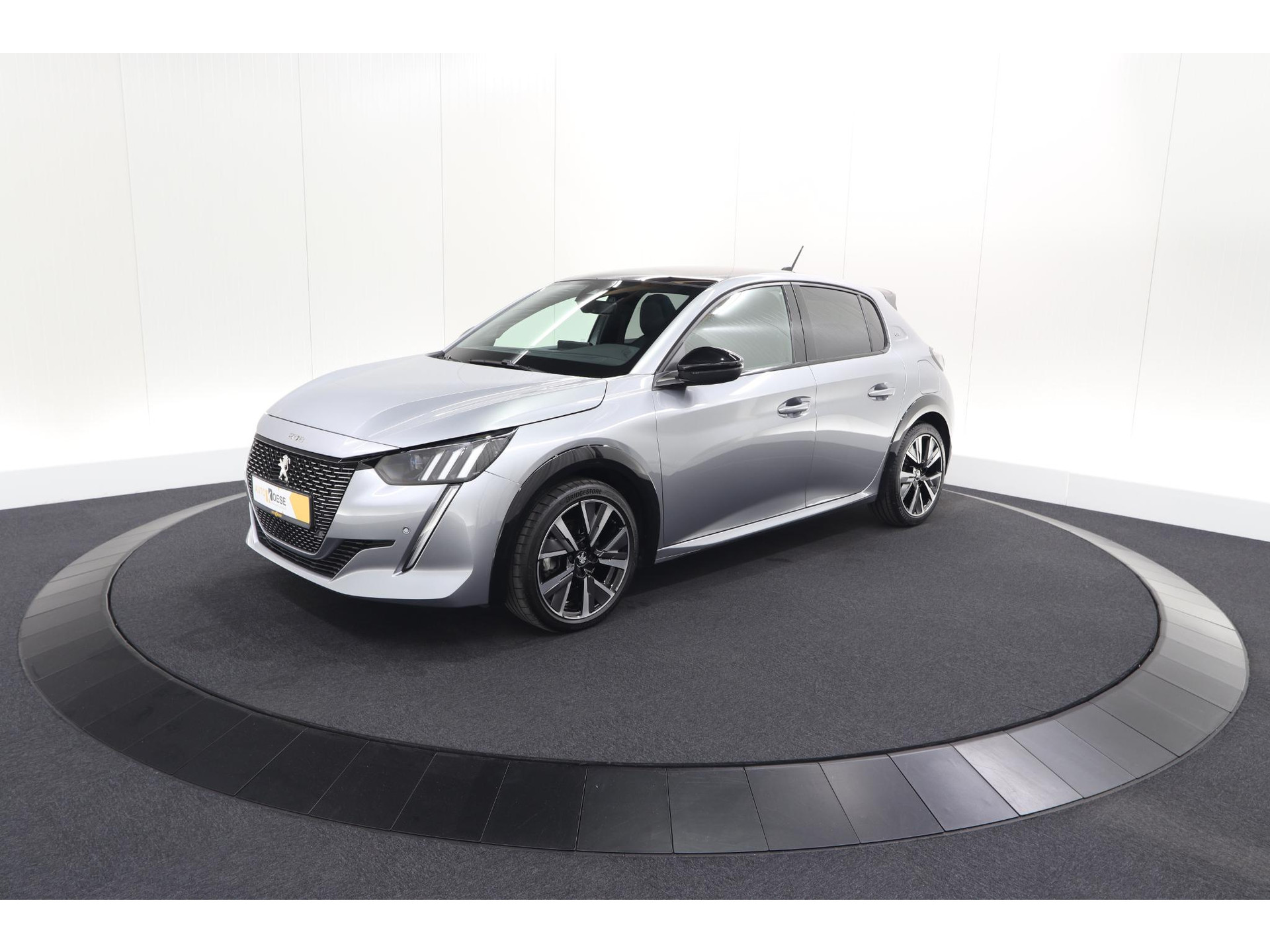 Peugeot 208 PureTech 130 EAT8 GT | Glazen Panoramadak | Camera | Navigatie