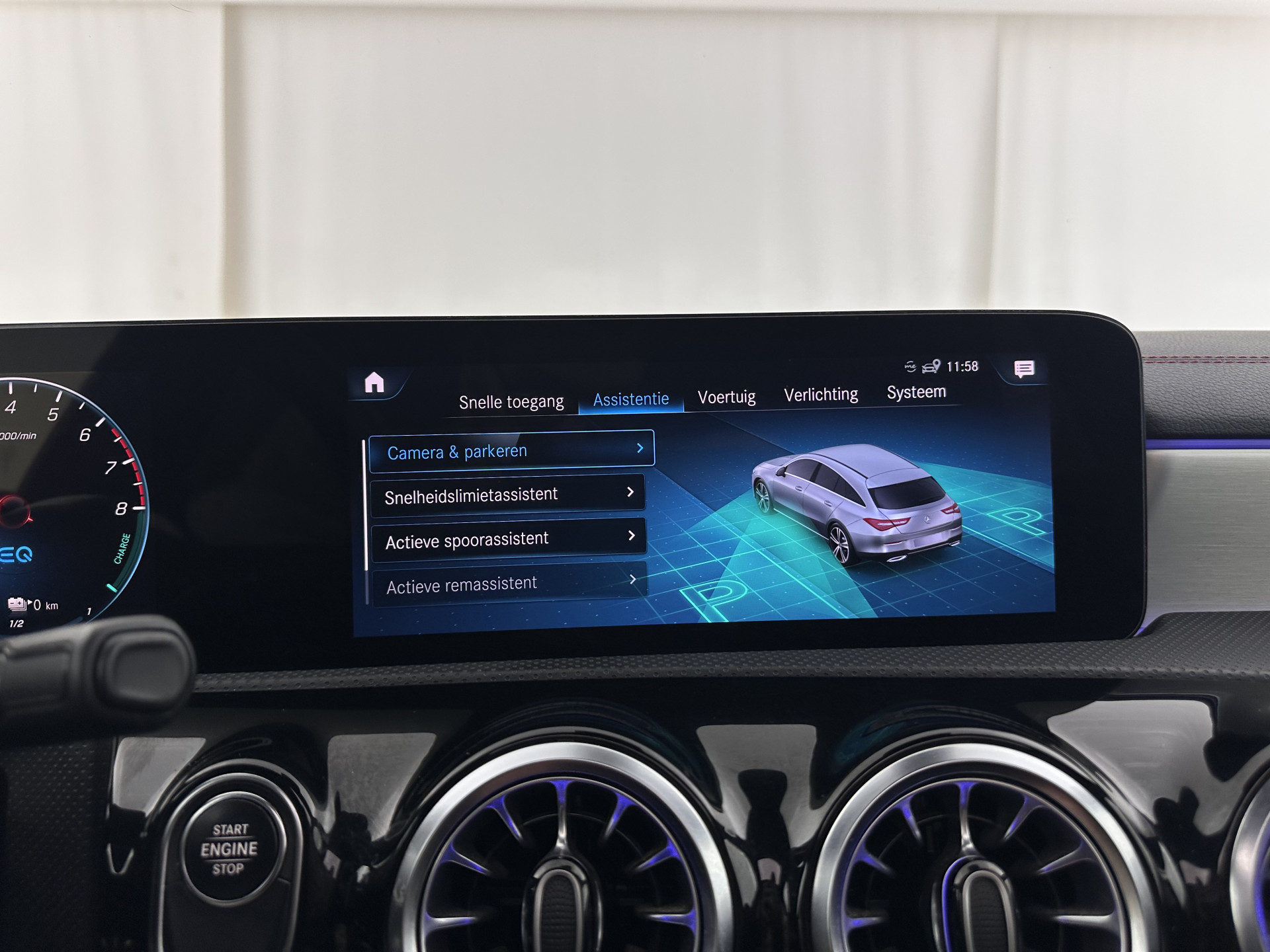 Mercedes-Benz CLA-klasse Shooting Brake 250 e AMG Line ( Plug-in ) (INCL.BTW) *PANO | LEATHER-MICROFIBRE | MULTIBEAM-LED | AMBIENT-LIGT | BLIND-SPOT | HEATED-SPORTSEATS | WIDE-SCREEN-DIGICOCKPIT | DAB+ | NAVI-FULLMAP | CAMERA | PRIVACY-GLASS | TOWBAR | 19