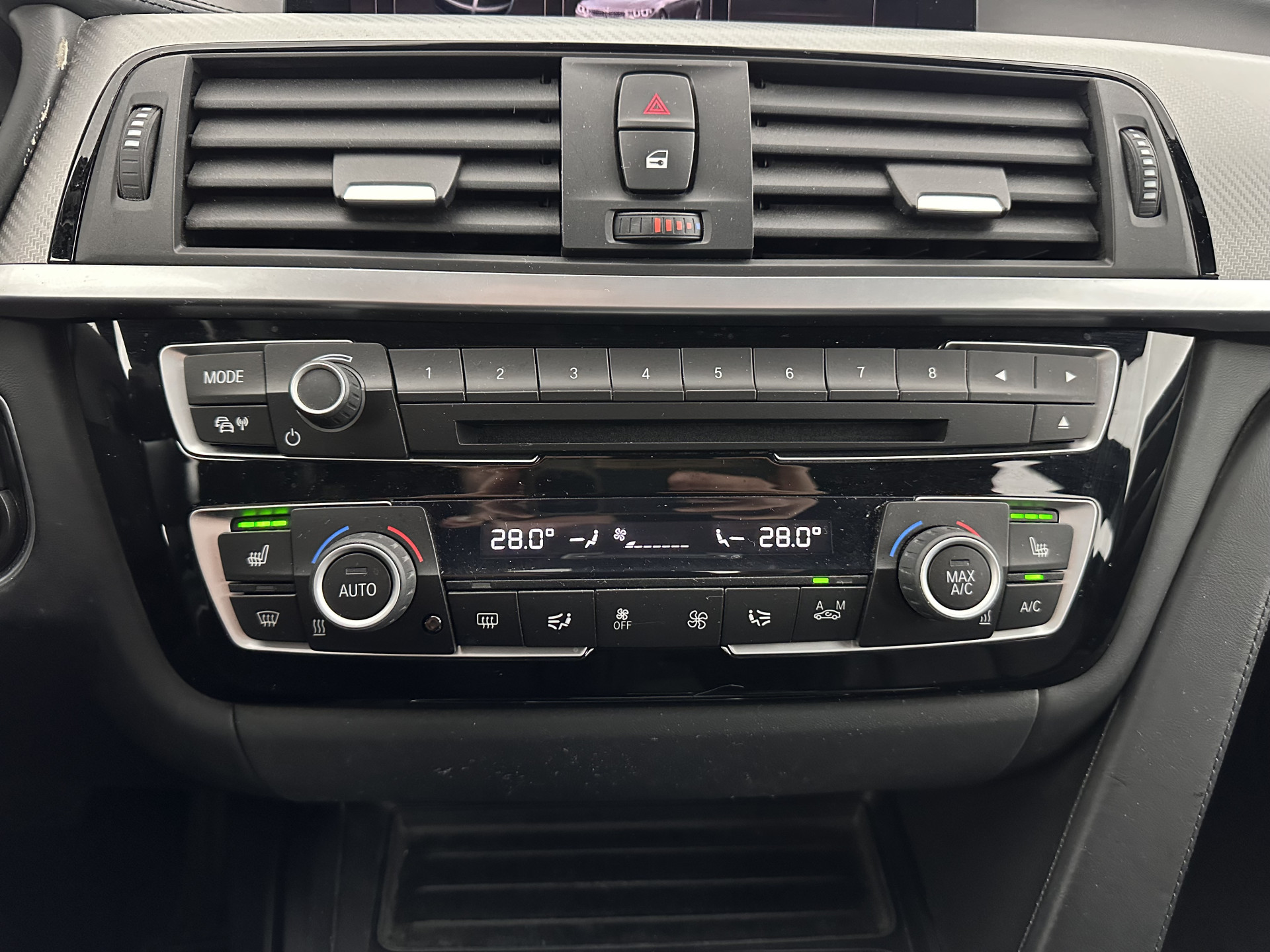 BMW 4-serie Gran Coupé 420i M-Sportpack High Executive Edition (INCL-BTW) Aut. *LEATHER | FULL-LED | DIGI-COCKPIT | HIFI-SOUND | HEATED-SPORTSEATS | DAB+ | CAMERA | SHIFTPADDLES | PRIVACYGLASS | HEAD-UP | TOWBAR | KEYLESS | CARBON-INLAY | 19''ALU*