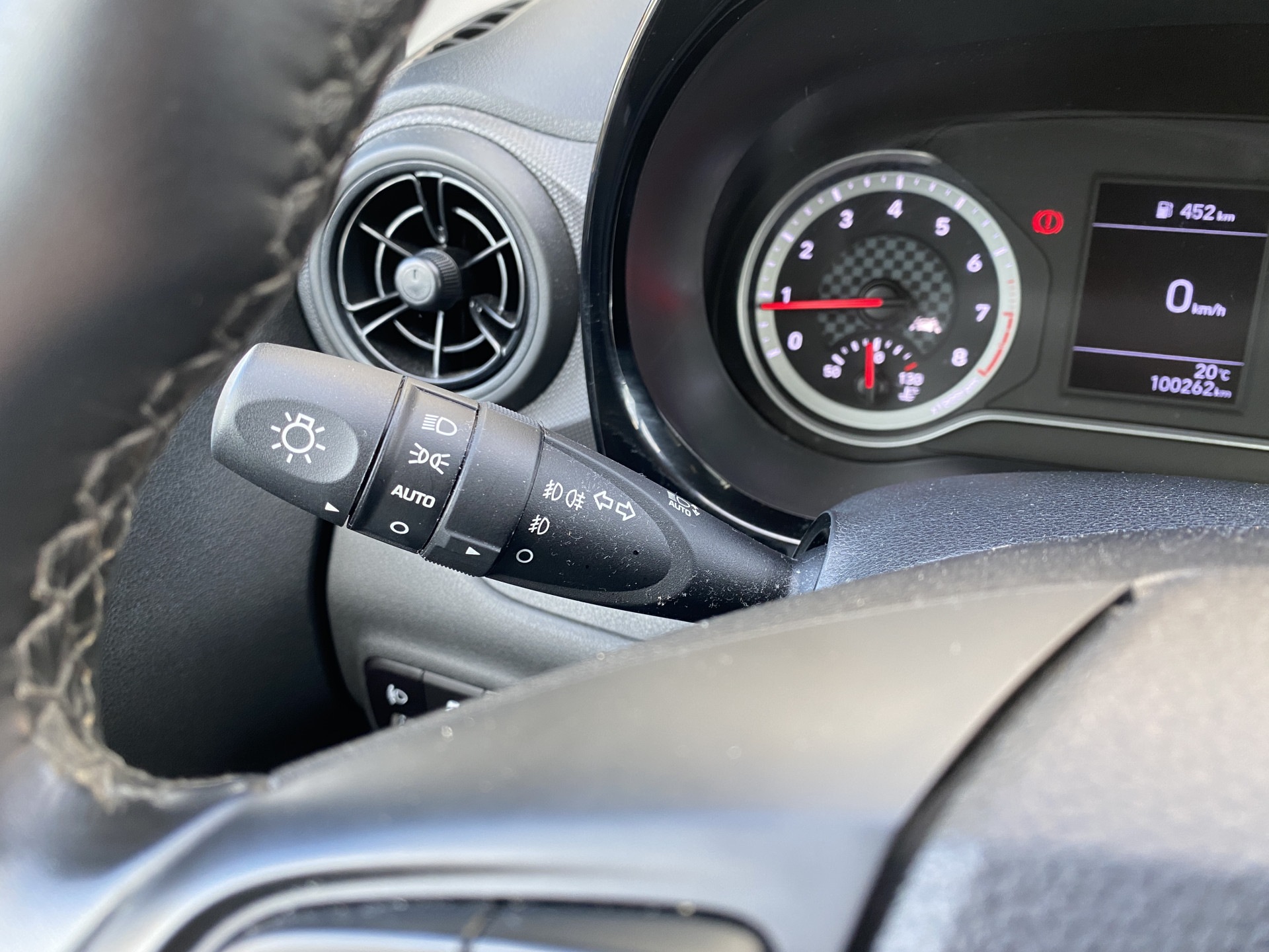 Hyundai i10 1.0 Comfort | 1e eigenaar | airco | apple carplay | cruise control | all season banden | dab | apk t/m 6-2028