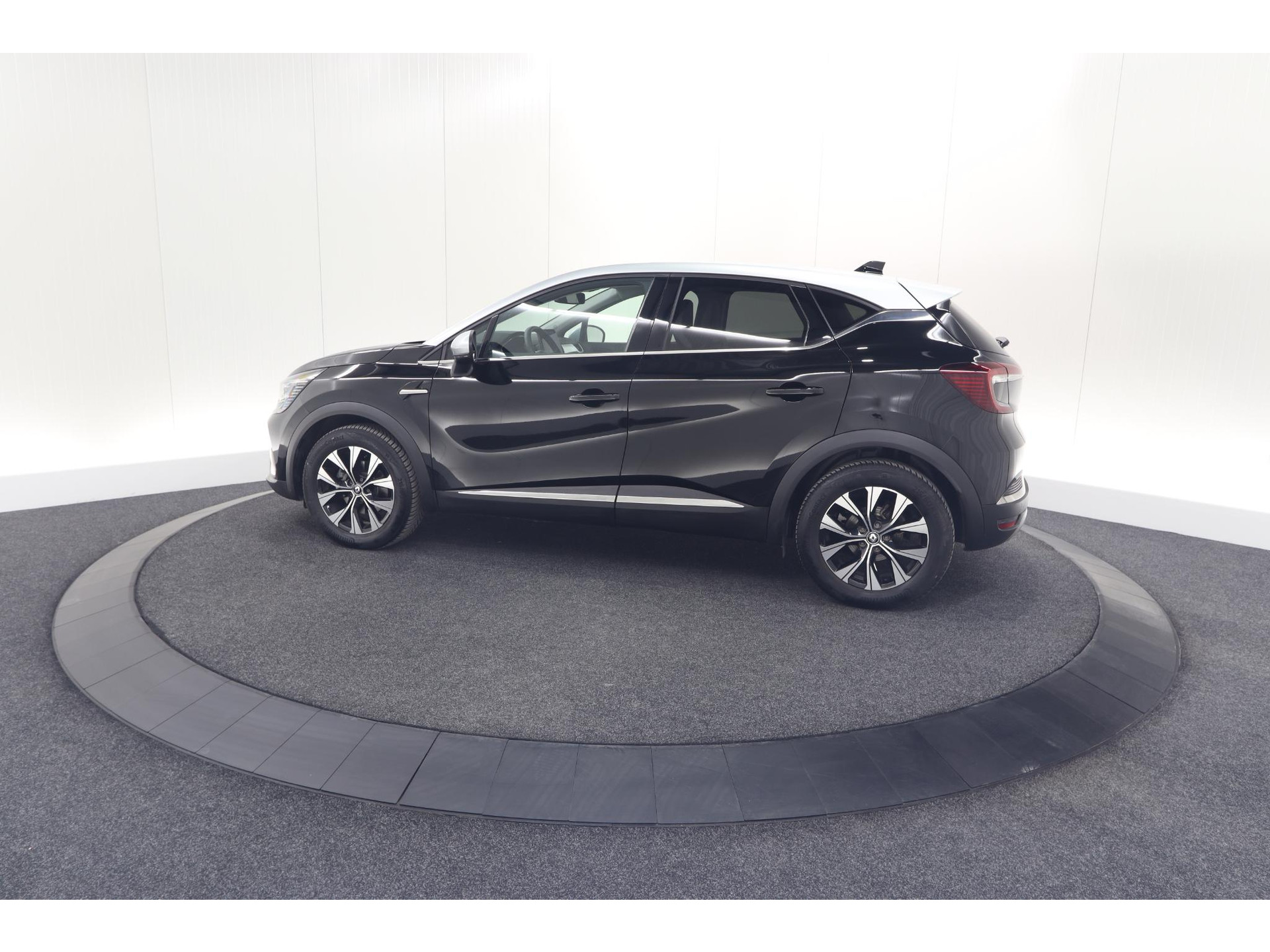 Renault Captur 1.6 E-Tech full hybrid 145 techno | Pack Full Screen | Camera | Navigatie | Allseason Banden