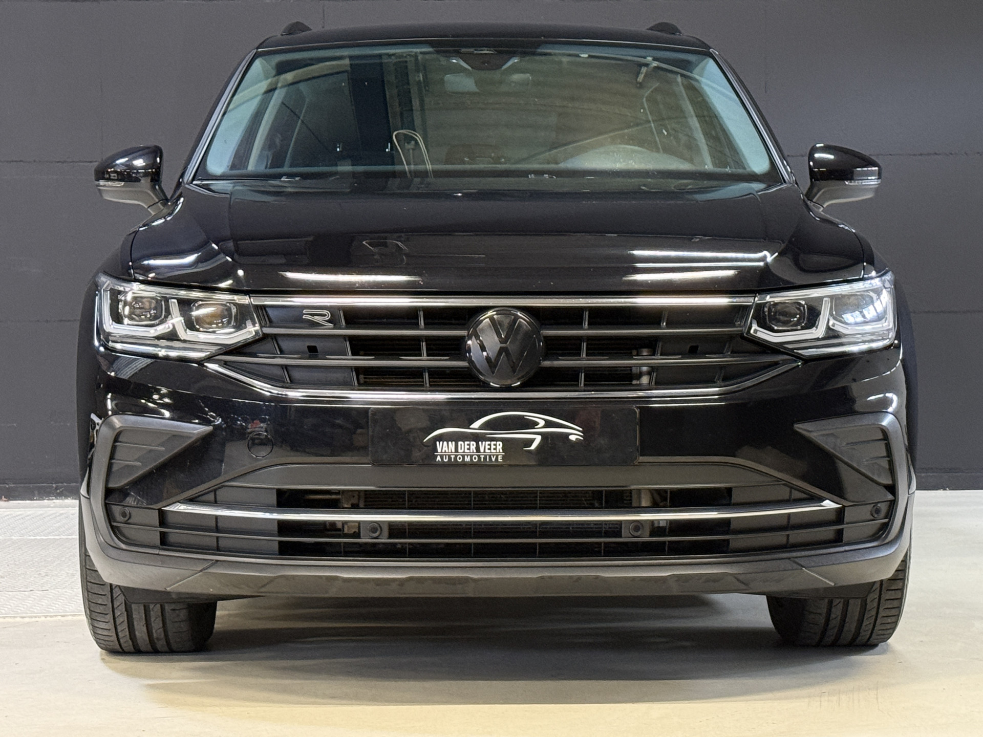 Volkswagen Tiguan 1.4 TSI eHybrid R-Line Business+ | Camera | Stoelverwarming | Dodehoeksensoren