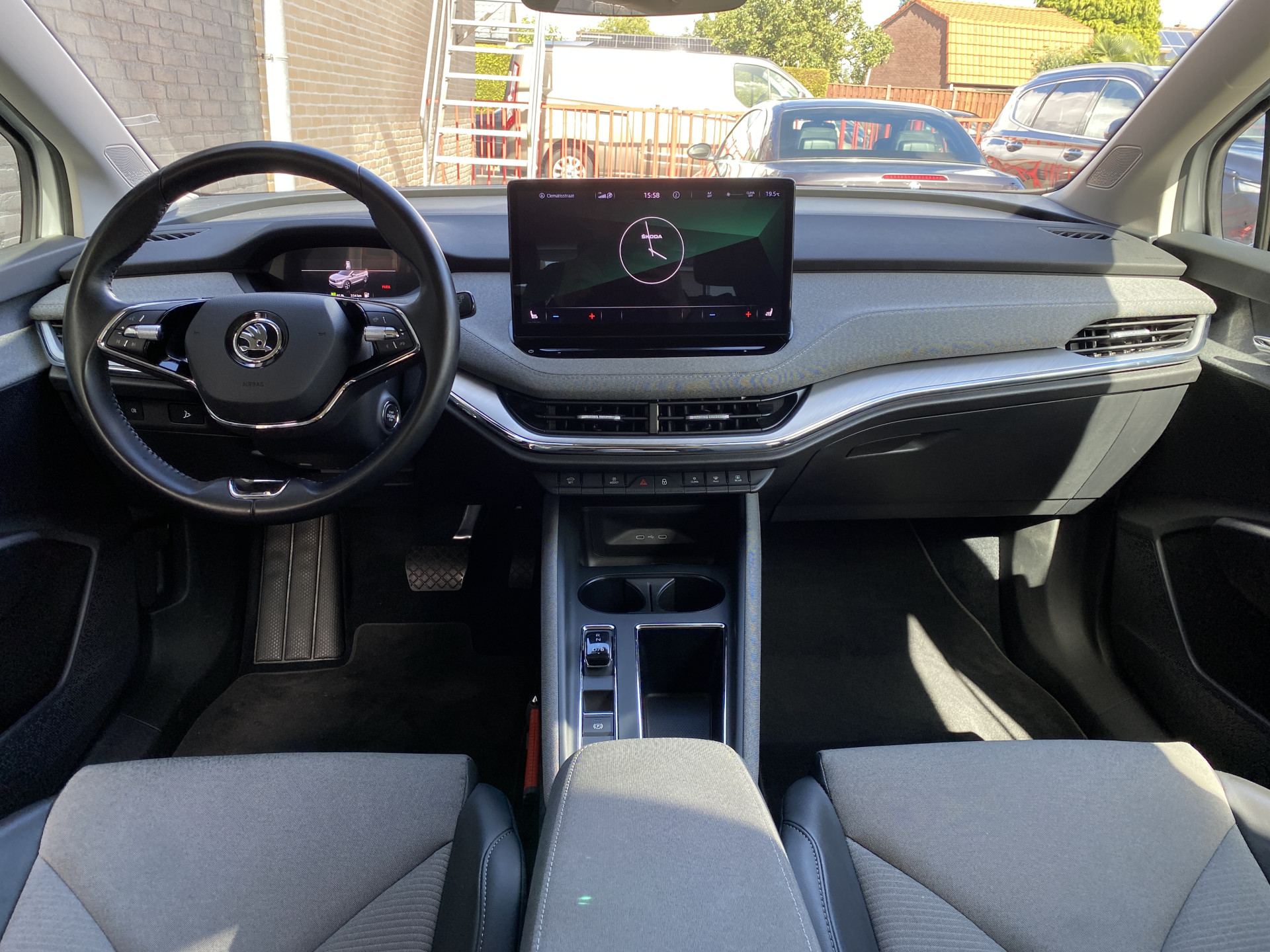 ŠKODA Enyaq iV 60 | 1e eigenaar | dealer onderhouden | navigatie | camera | sfeerverlichting | apple carplay | SOH 92%