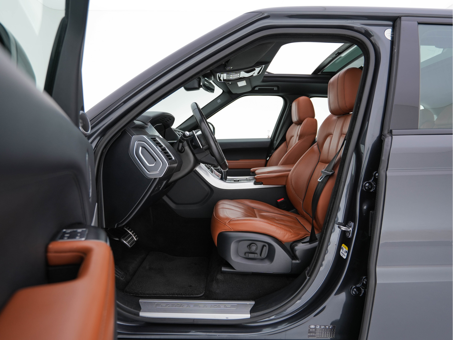 Land Rover Range Rover Sport 3.0 TDV6 HSE Dynamic Aut. *PANO | DIGI-COCKPIT | LEATHER | XENON | NAVI-FULLMAP | CAMERA | KEYLESS | AIR-SUSPENSION | ECC | PDC | HEATED-SPORTSEATS | AMBIENT-LIGHT | CARBON-INLAY | SHIFT-PADDLES | CRUISE |