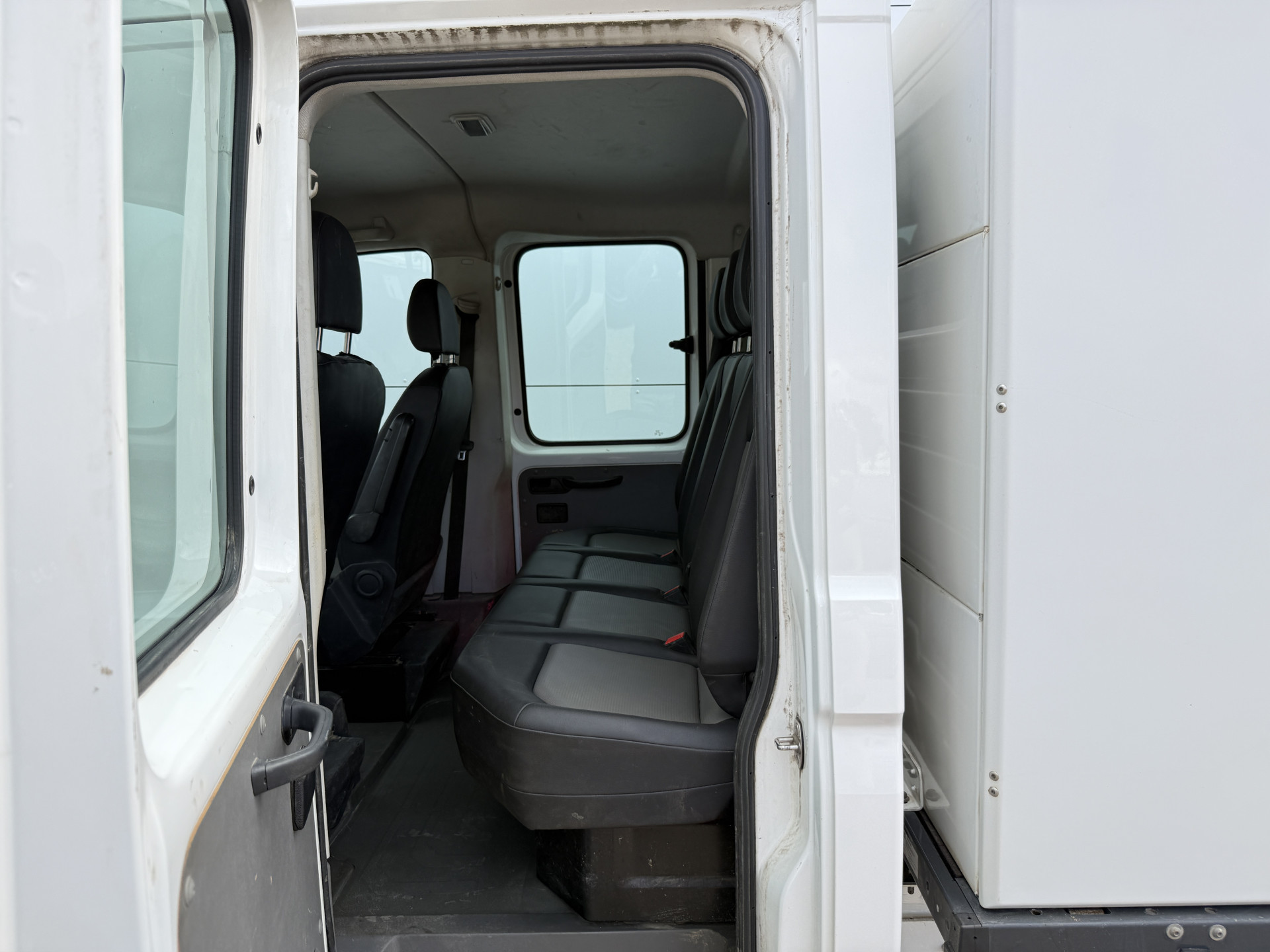 Volkswagen Crafter 3.140 2.0 TDI Automaat Open Laadbak Kist Dubbele cabine 6-persoons Airco Trekhaak Navigatie Carplay Pritische Pickup Open Box