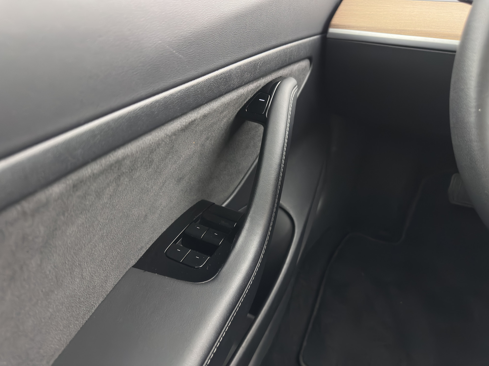 Tesla Model 3 Standard RWD Plus 60 kWh [ 3-Fase ] {SOH-86%} (INCL-BTW) Aut. *PANO | AUTO-PILOT | LEATHER | KEYLESS | FULL-LED | MEMORY-PACK | SURROUND-VIEW | DAB | CARPLAY | DIGI-COCKPIT | LANE-ASSIST | COMFORT-SEATS | 18"ALU*