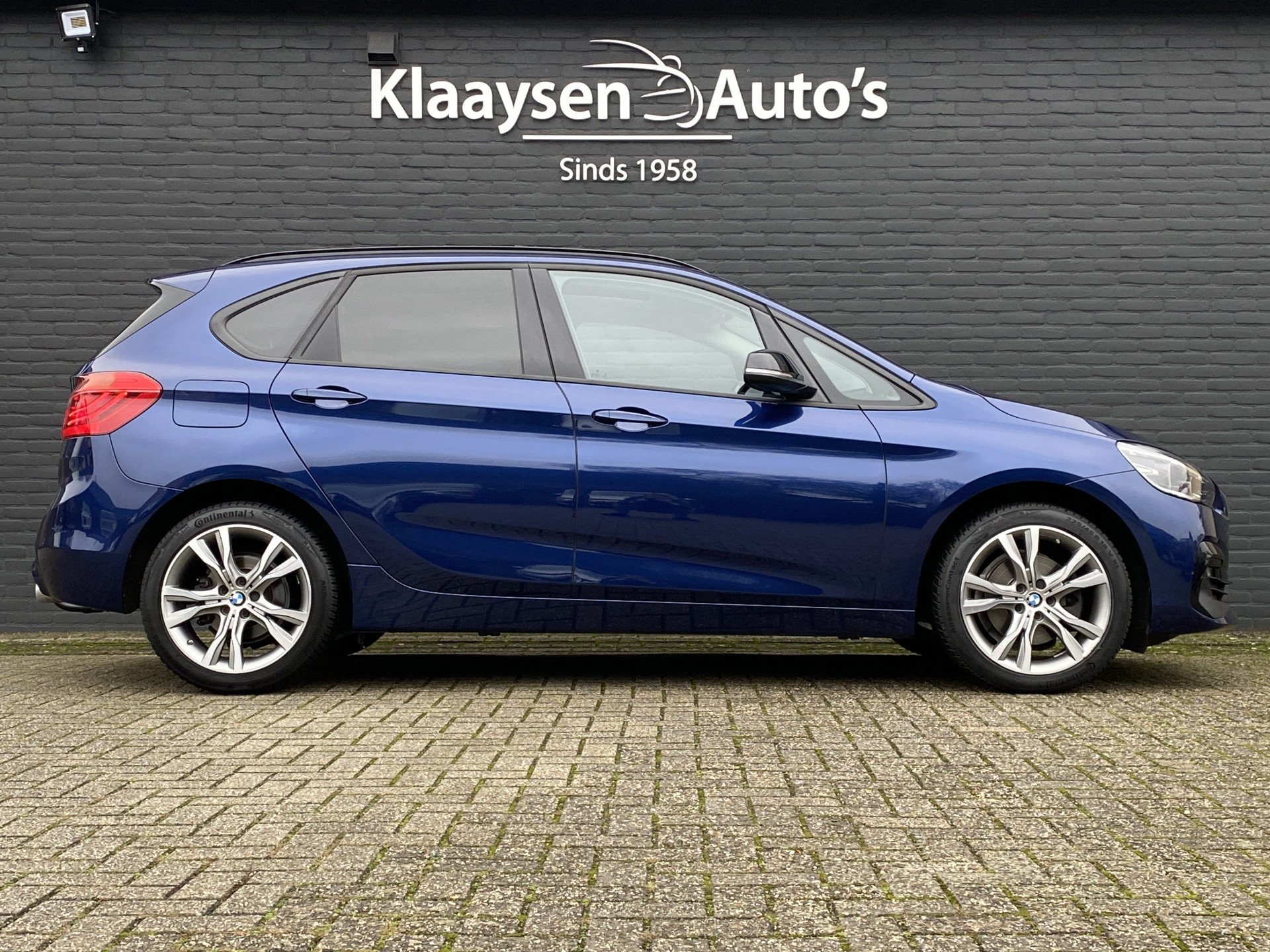 BMW 2-serie Active Tourer 220i High Executive Edition 192 pk M-sport AUT. | dealer onderhouden | navigatie | trekhaak | panoramadak
