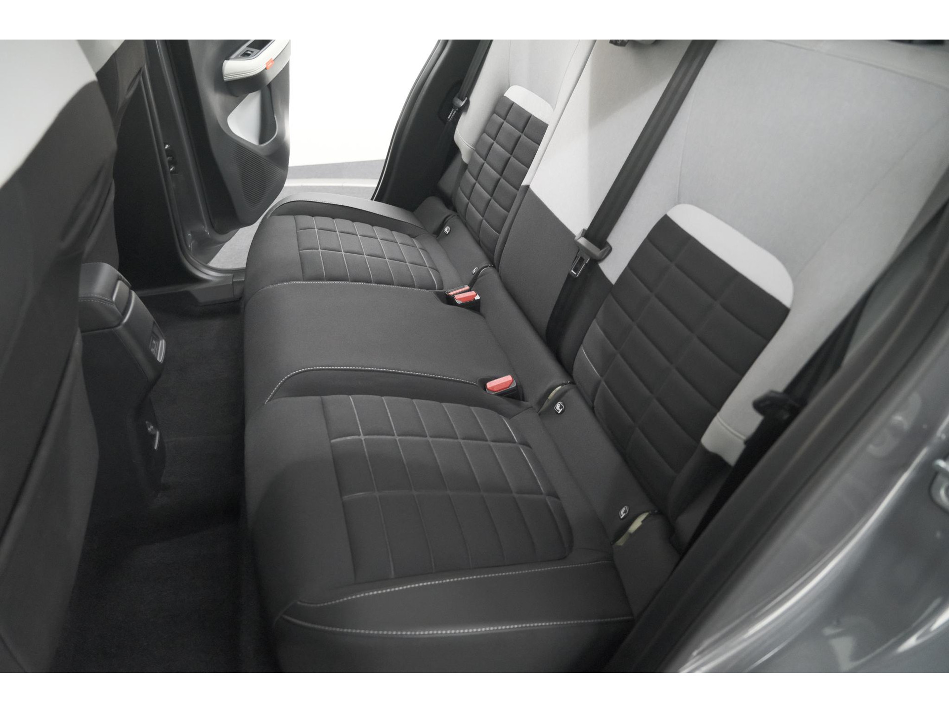 Citroen Ë-C3 Max 113pk 44 kWh | 7 KW Laadfunctie | Camera | Navigatie | Apple Carplay | Parkeersensoren