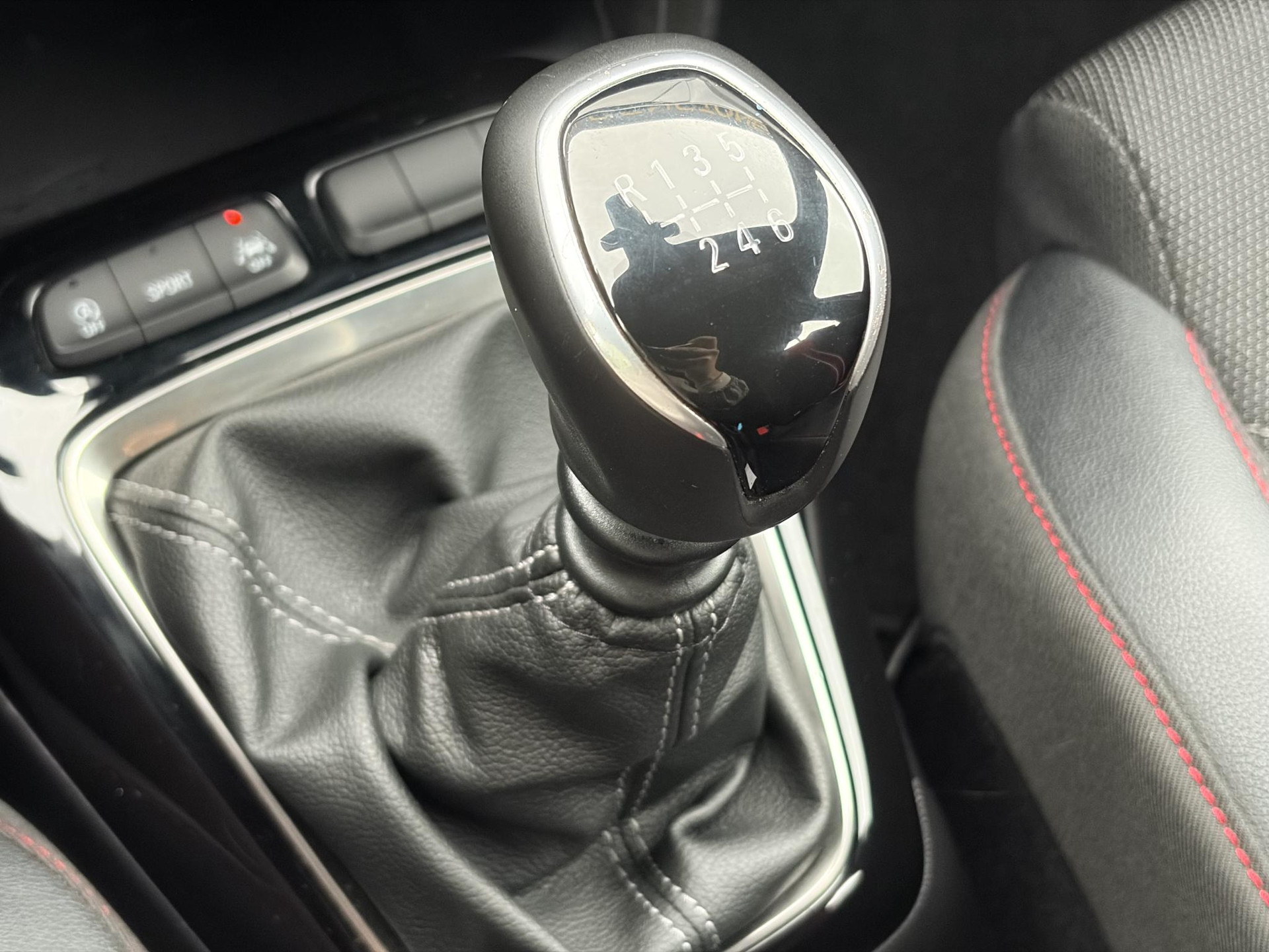 Opel Corsa 1.2 GS Line ✓D-riem vv in 2023✓Net beurt gehad✓2e Eigenaar✓102pk✓Dealer Onderhouden✓Carplay✓6 Bak✓Rijstrooksensor✓Clima✓Cruise✓Halfleder✓Lm velgen✓N.A.P✓Apk tot 08-2027