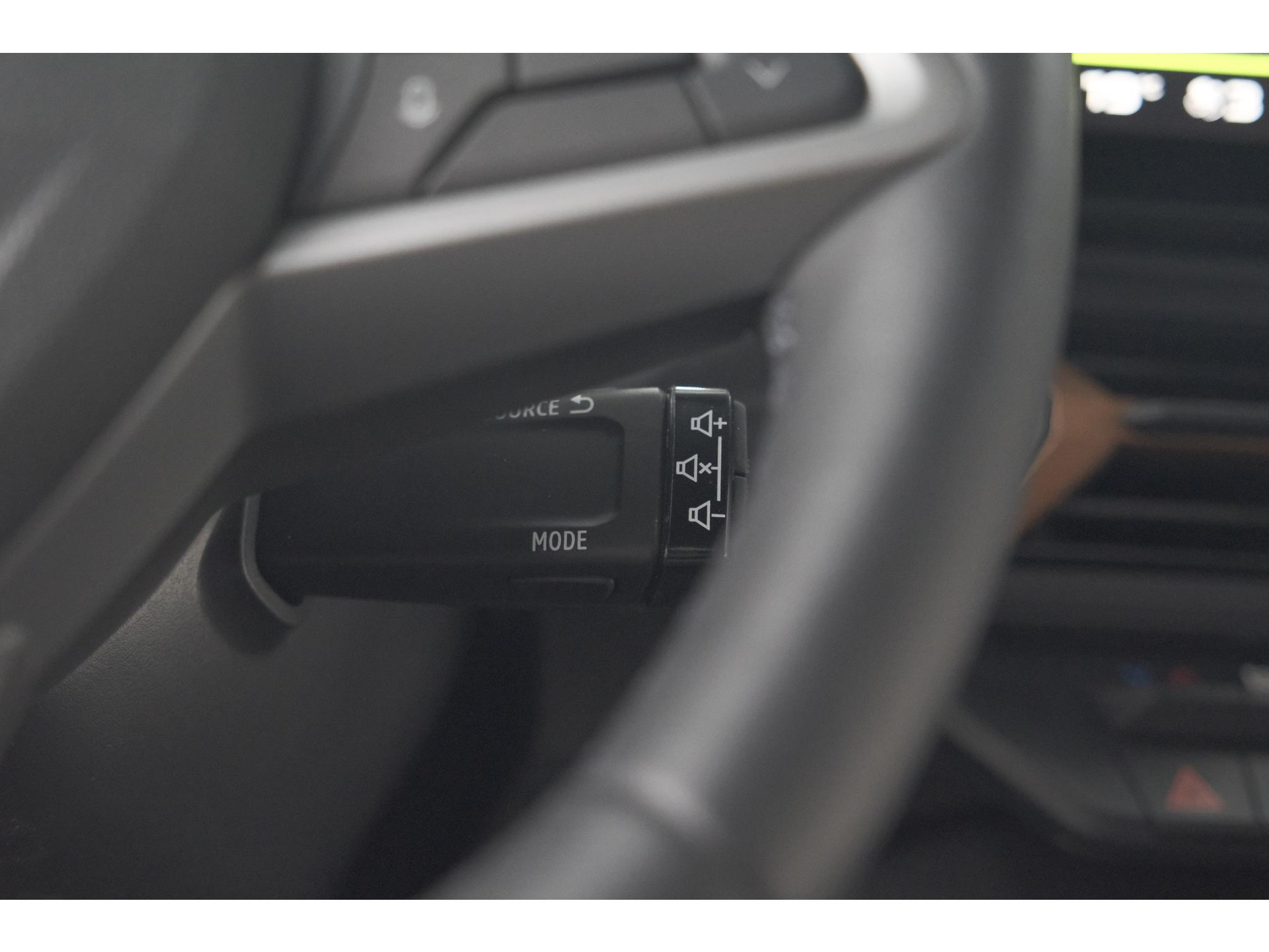 Dacia Duster Mild Hybrid 130 Extreme | Camera | Apple Carplay | Parkeersensoren | Stuurwielverwarming