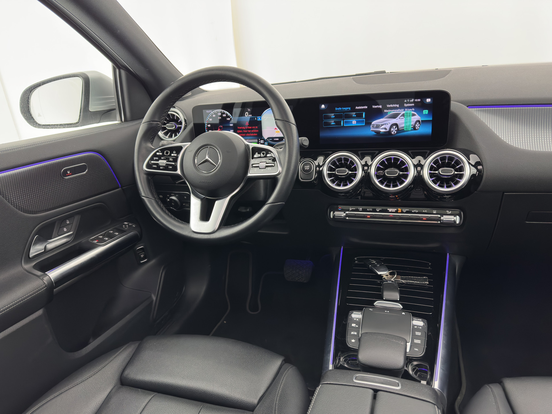 Mercedes-Benz EQA 250 Business Solution Luxury 67 kWh [ 3-Fase ] (SOH-94%) (INCL-BTW) *PANO | LEATHER | WIDESCREEN-COCKPIT | FULL-LED | BLINDSPOT | AMBIENT-LIGHT | CAMERA | NAVI-FULLMAP | DAB+ | COMFORT-SEATS | ECC | SHIFTPADDLES | CRUISE | HEATED-SEATS |
