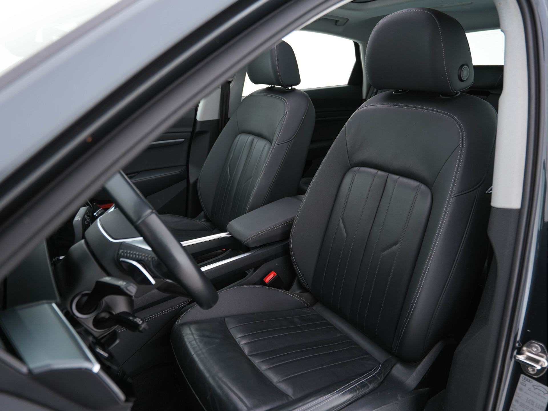 Audi e-tron Sportback 55 Quattro Business-Edition-Plus 95 kWh [ 3-Fase ] Aut. *PANO | MILANO-LUXURY-LEATHER |  ADAPTVE-CRUISE | DIGI-COCKPIT | FULL-LED | MEMORY-PACK | KEYLESS | NAVI-FULLMAP | AUDI-SOUND | COMFORT-SEATS | 20''ALU*