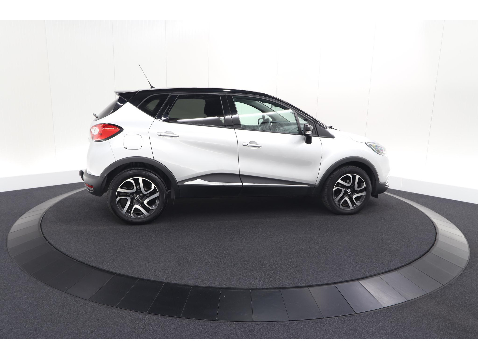 Renault Captur TCe 120 EDC Dynamique | Trekhaak | Camera | Climate Control | Navigatie
