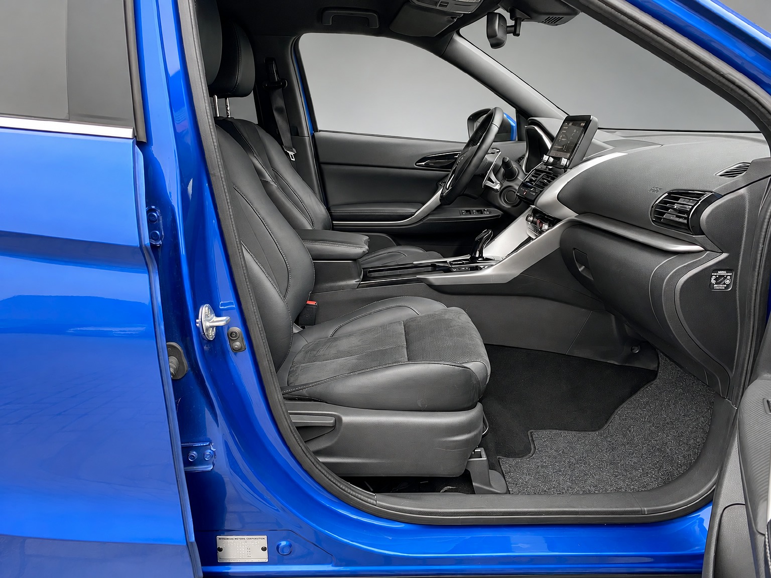 Mitsubishi Eclipse Cross 2.4 PHEV Instyle 4WD 188 pk AUT. | 1e eigenaar | navigatie | stoel-stuurverwarming | leder/alcantara interieur