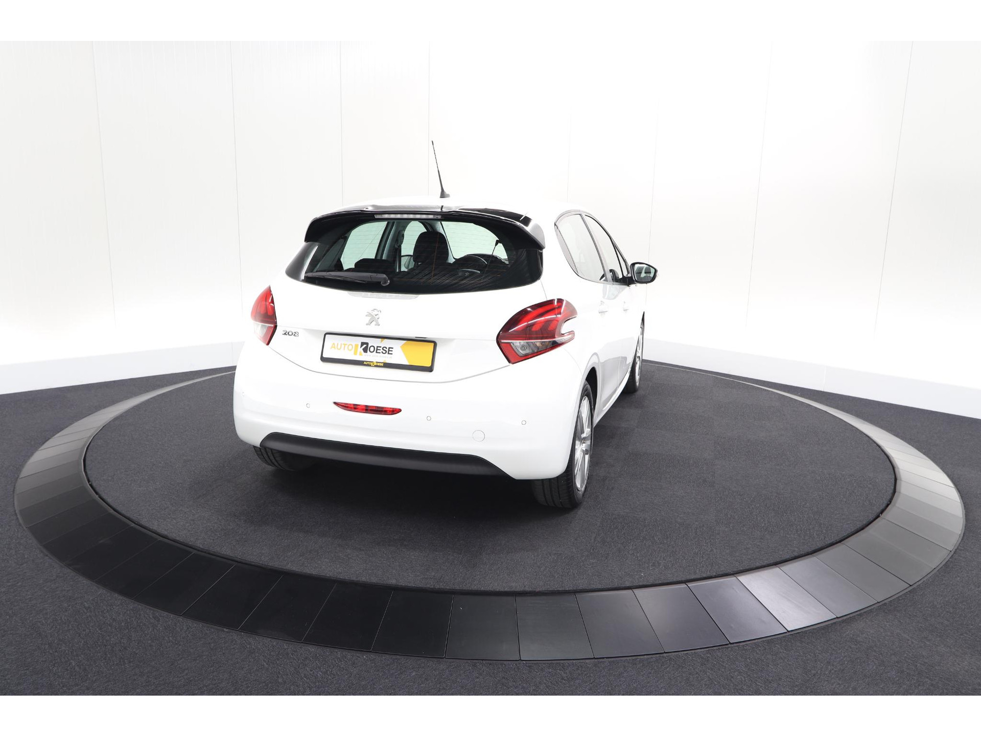 Peugeot 208 PureTech 82 Signature | Parkeersensoren | Apple Carplay | Pack Connect | Armsteun
