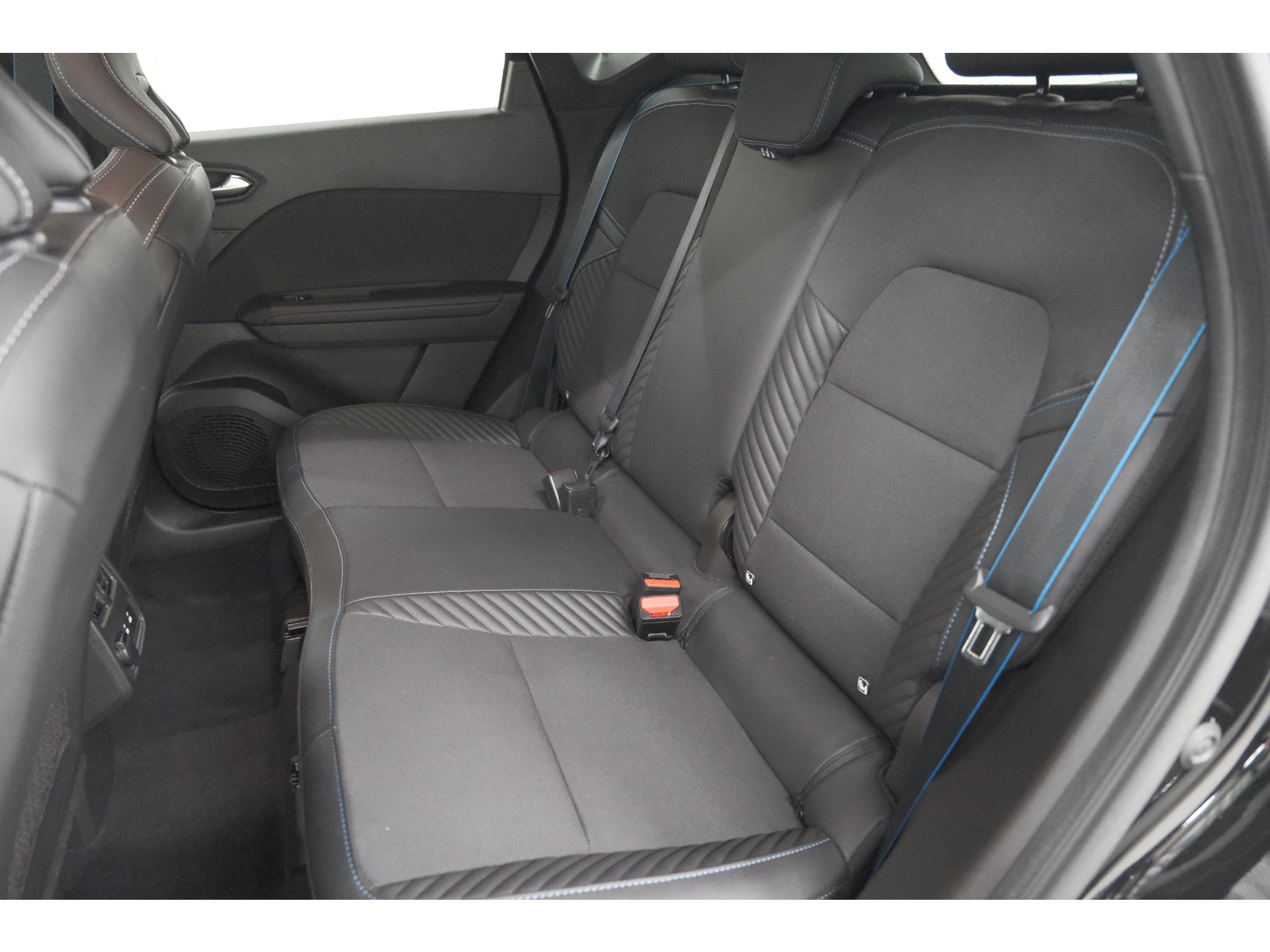 Renault Captur 1.8 E-Tech full hybrid 160 Esprit Alpine | 360 Camera | Adaptieve Cruise Control | Dodehoekdetectie | Stuurwielverwarming