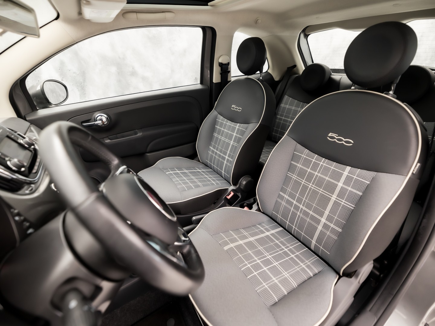 Fiat 500 0.9 TwinAir Turbo Sport (PANORAMADAK, NAVIGATIE, LM VELGEN, SPORTSTOELEN, ELEK RAMEN, BLUETOOTH, NIEUWSTAAT)