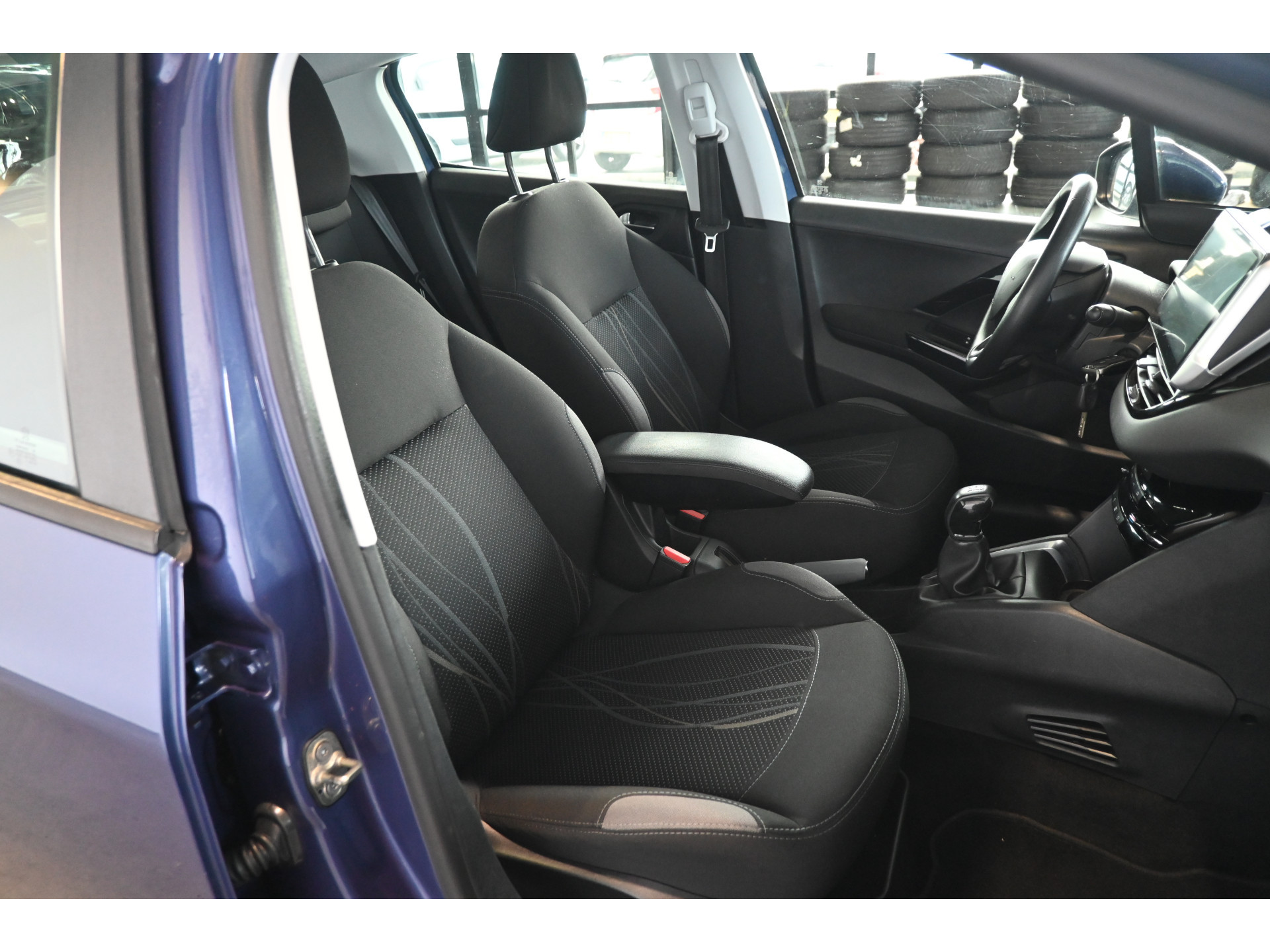 Peugeot 208 1.6 e-HDi Active Clima Cruise control Trekhaak Navigatie Lichtmetaal 100% Onderhouden Inruil Mogelijk!