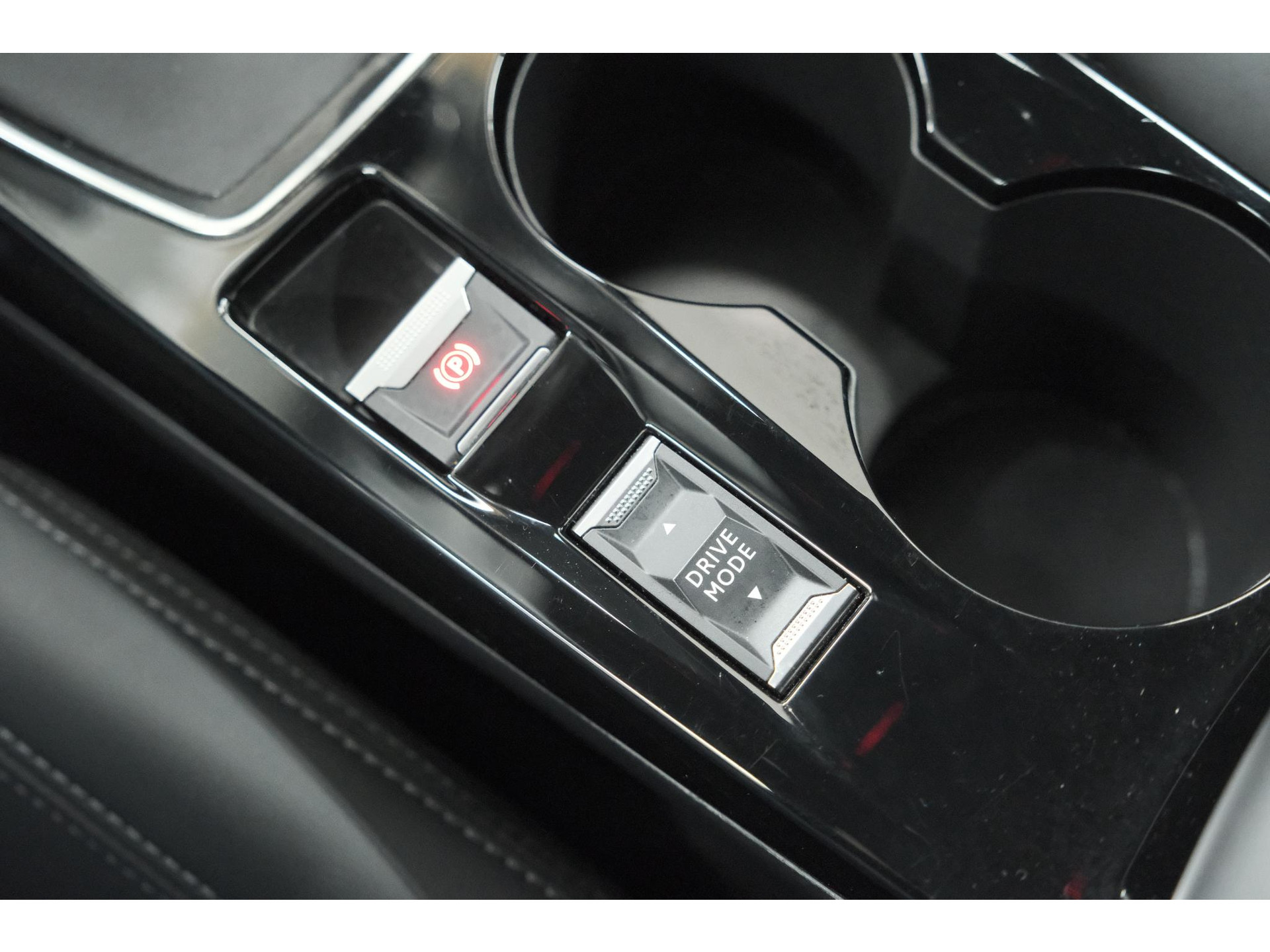 Peugeot 208 PureTech 100 GT | Camera | Navigatie | Sfeerverlichting | Apple Carplay | Parkeersensoren