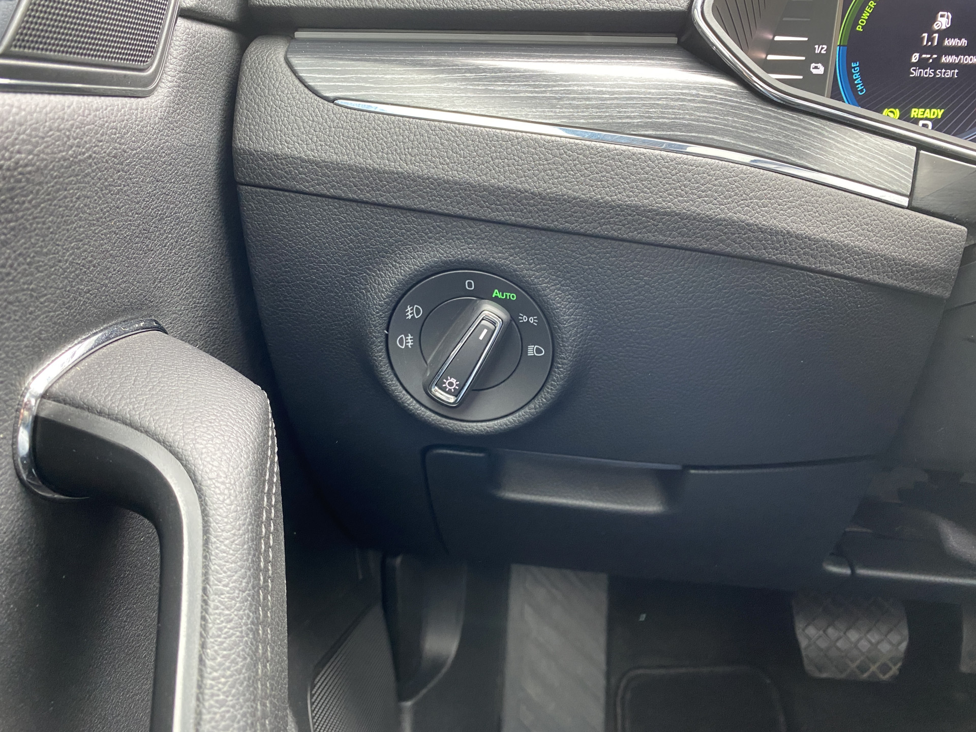 ŠKODA Superb Combi 1.4 TSI iV 218 pk Business Edition Plus AUT. | 1e eigenaar | navigatie | panoramadak | trekhaak | leder interieur