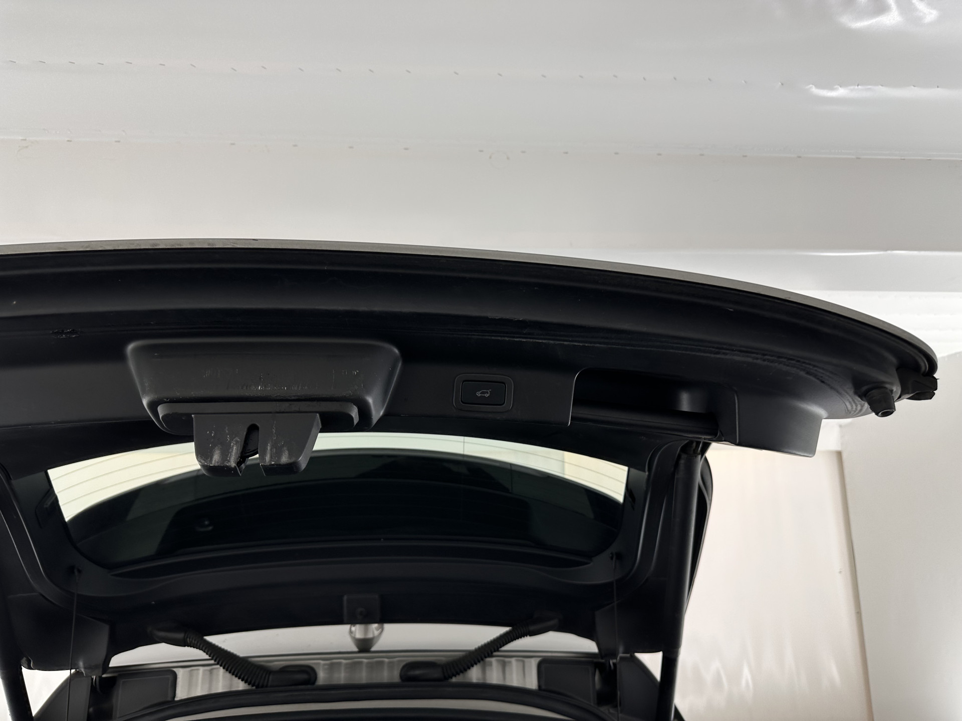 Jaguar F-PACE 3.0d First Edition AWD (INCL-BTW) Aut. *PANO | LEATHER | XENON | MEMORY-PACK | DIGI-COCKPIT | MERIDIAN-SOUND | NAVI-FULLMAP | CAMERA | HEATED-COMFORTSEATS | AMBIENTLIGHT | SHIFTPADDLES | ECC | PDC | CRUISE | TOWBAR