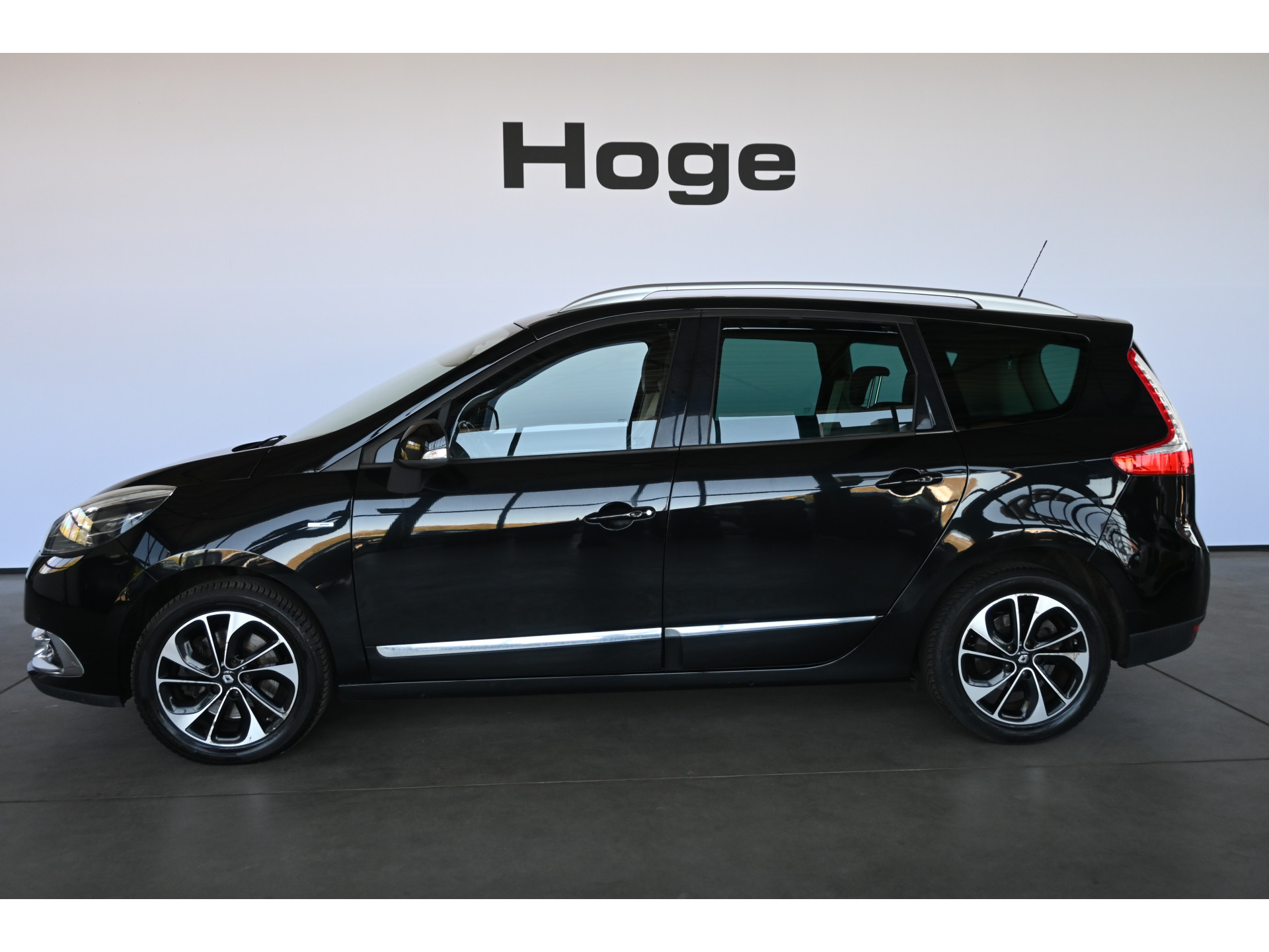 Renault Grand Scenic 1.5 dCi Bose Automaat Clima Navigatie Cruise Control Rijlaarprijs! Inruil Mogelijk!