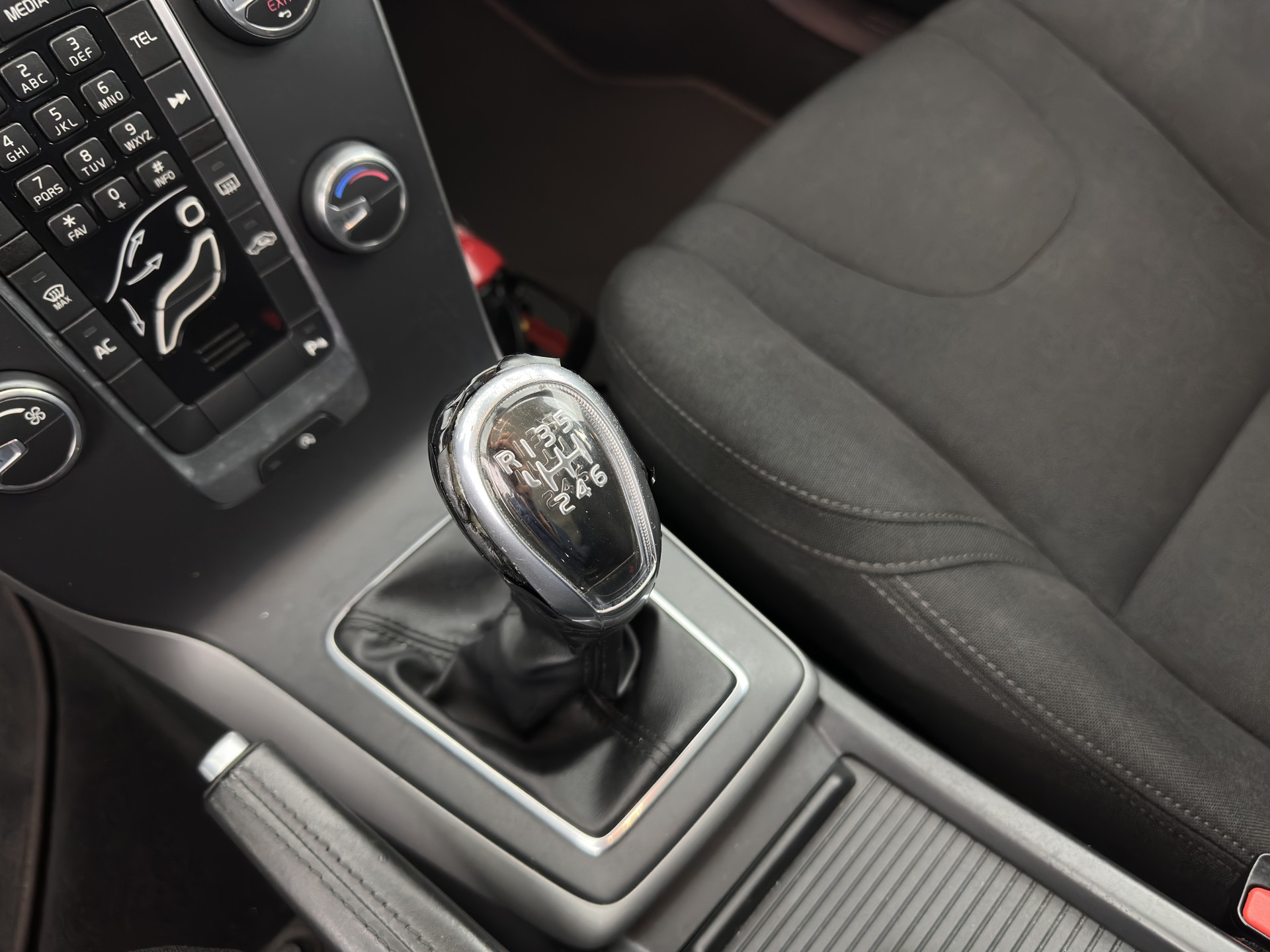 Volvo V40 1.6 D2 Kinetic *NAVI-FULLMAP | COMFORT-SEATS | ECC | PDC | SIPS | CRUISE | 16''ALU*