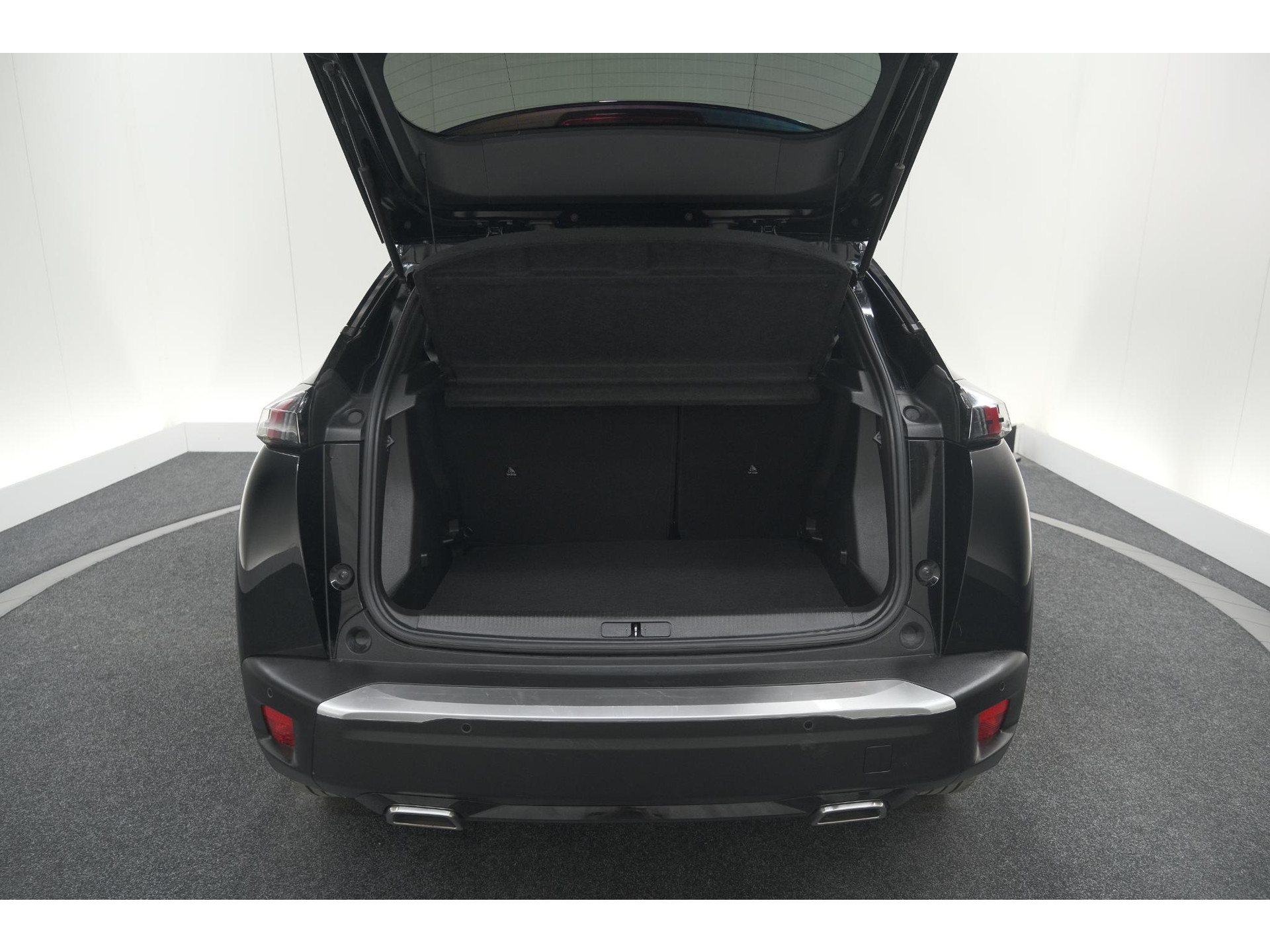 Peugeot 2008 PureTech 130 EAT8 Active Pack | Parkeersensoren | Apple CarPlay | Climate Control | Stoelverwarming