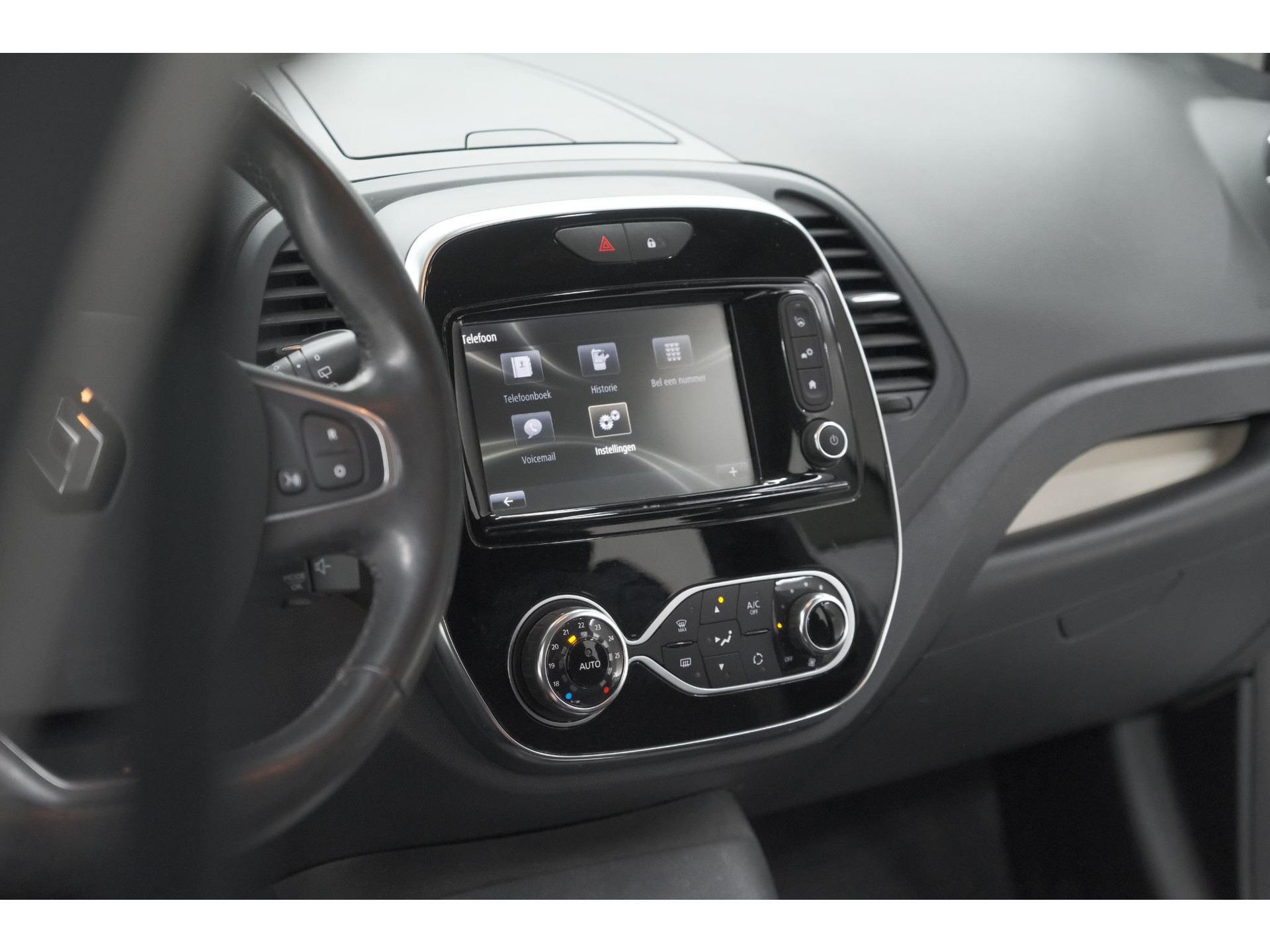 Renault Captur TCe 90 Intens | Camera | Dodehoekdetectie | Navigatie | Parkeersensoren