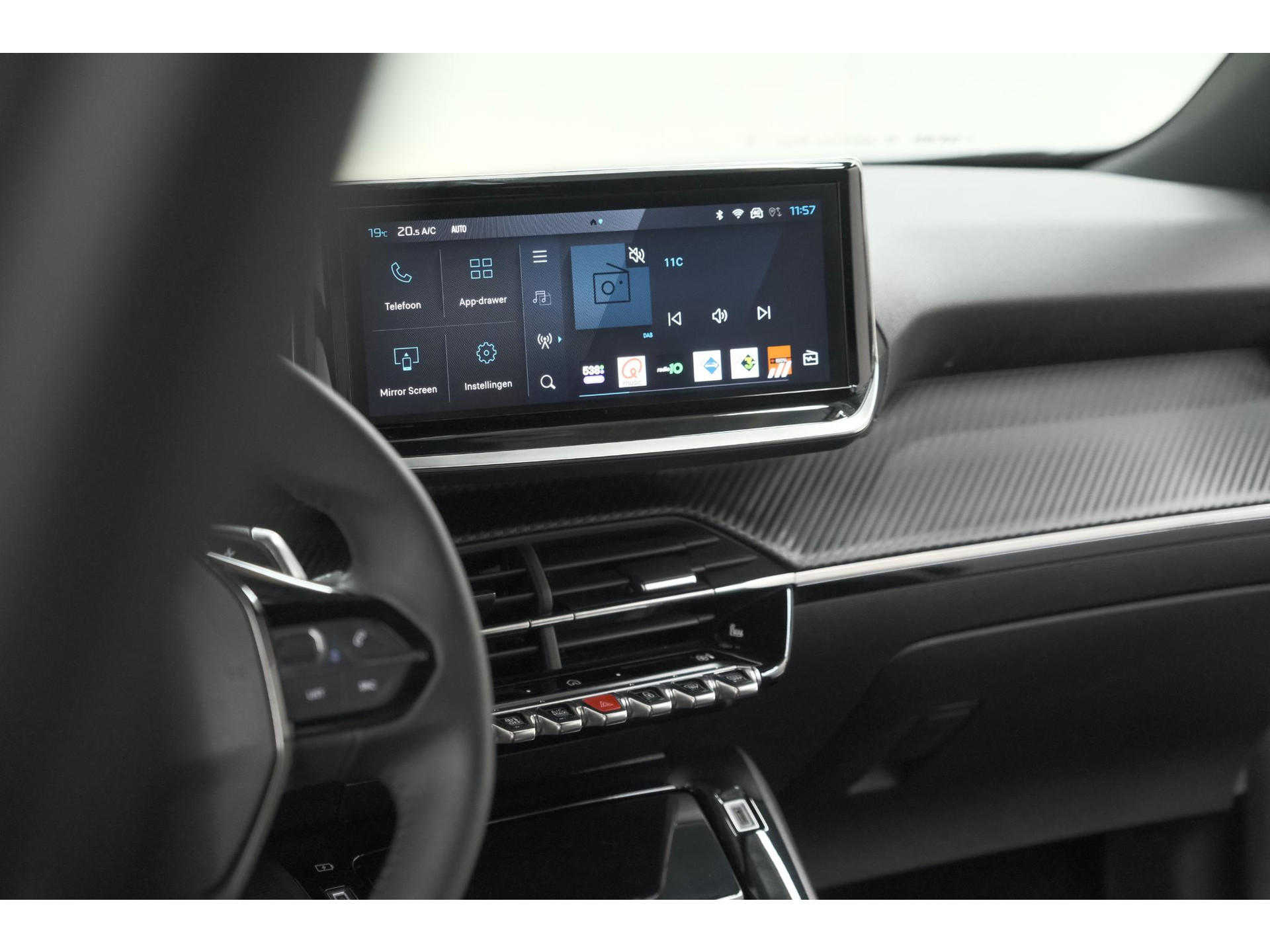 Peugeot 2008 PureTech 130 EAT8 Allure | Allseason banden | 360 Camera | Dodehoekdetectie | Apple Carplay | Stoelverwarming